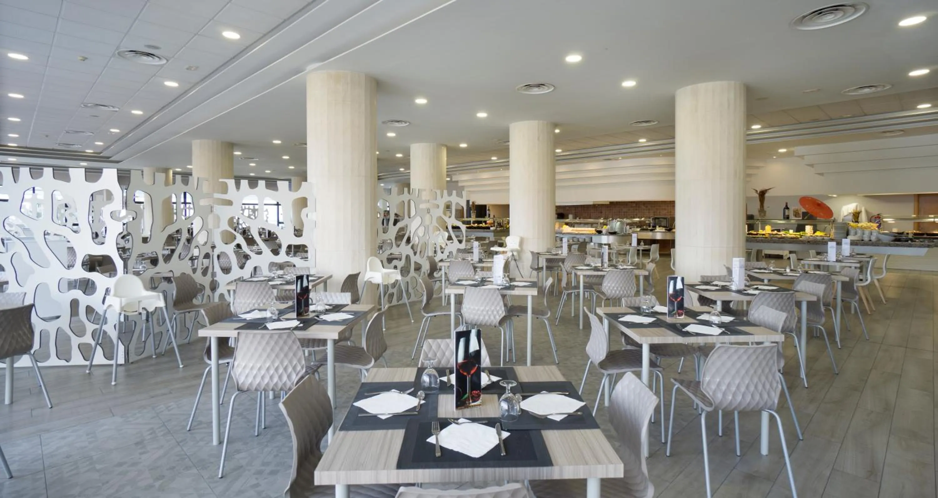 Restaurant/places to eat in Hotel Puente Real