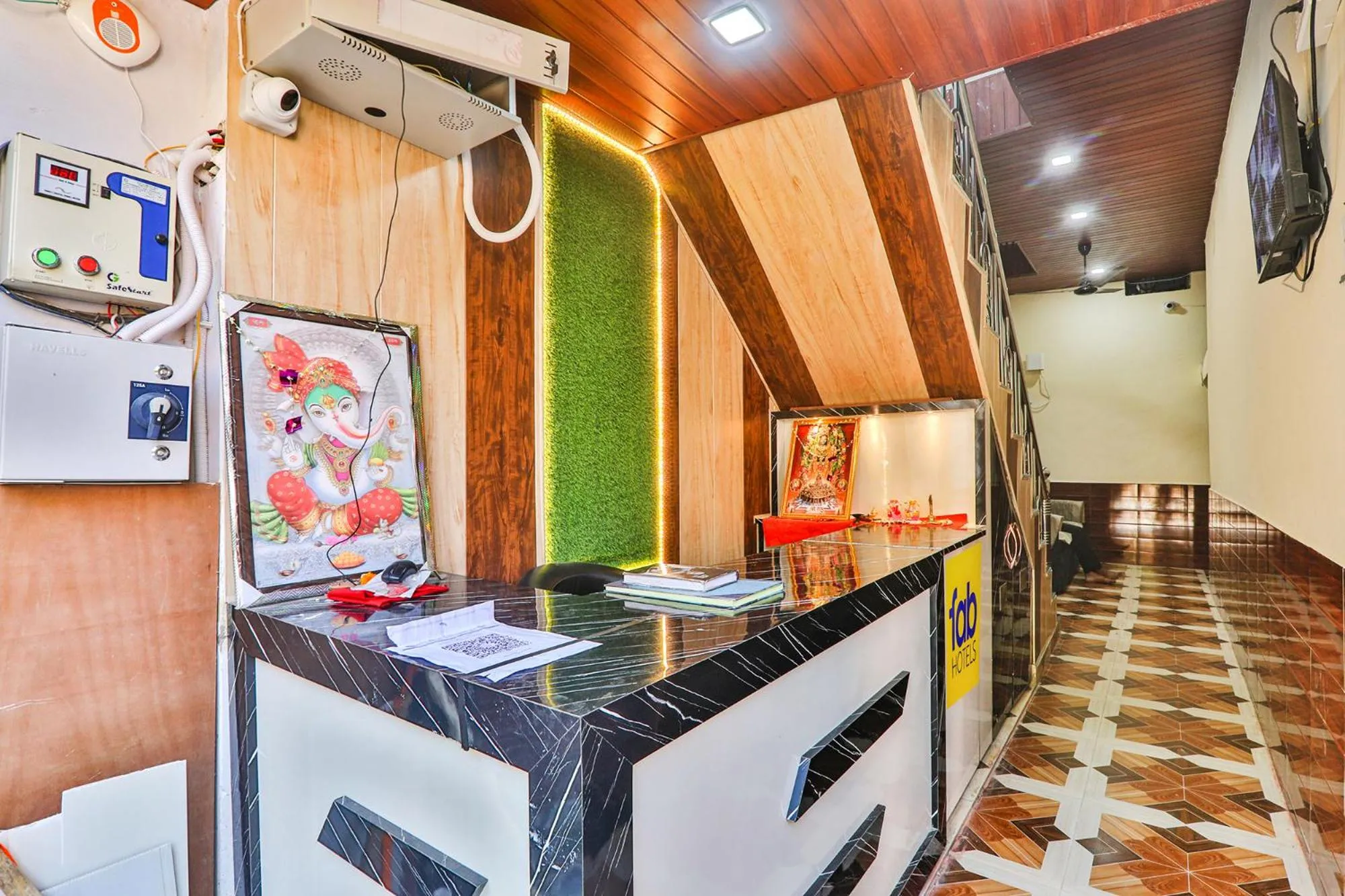 Lobby or reception in FabHotel Uma Yugul