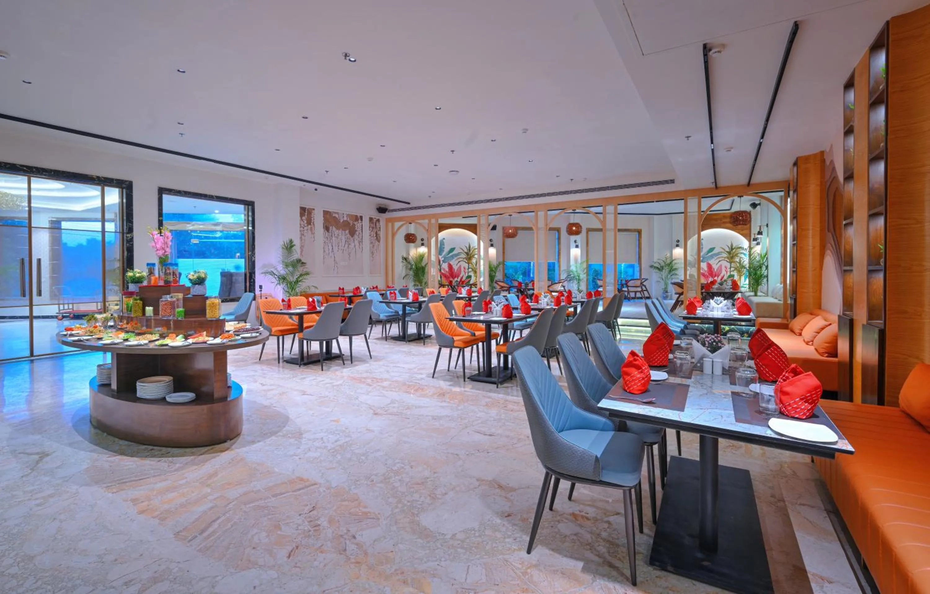 Restaurant/places to eat in Hotel Sun Ring