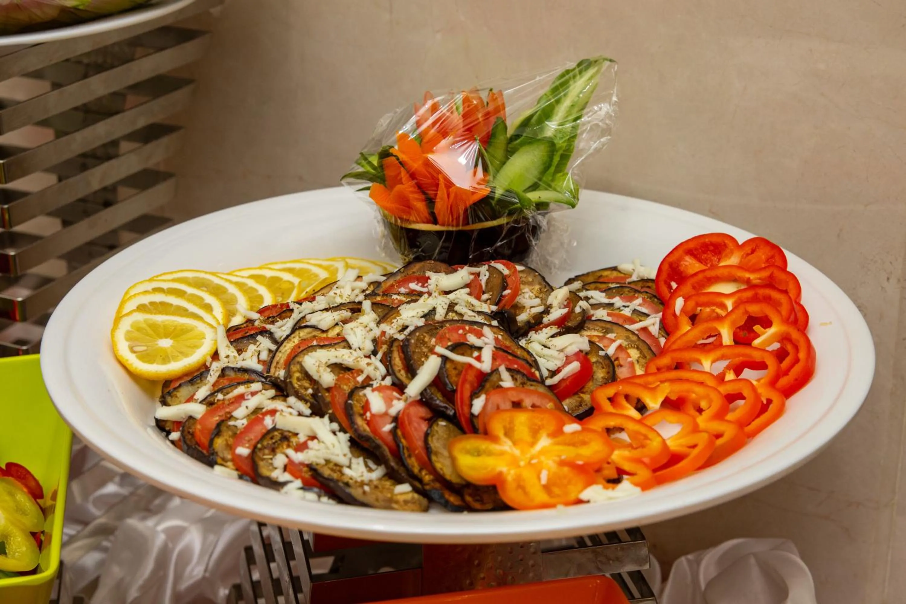 Buffet breakfast in Maysan Al Maqam Hotel