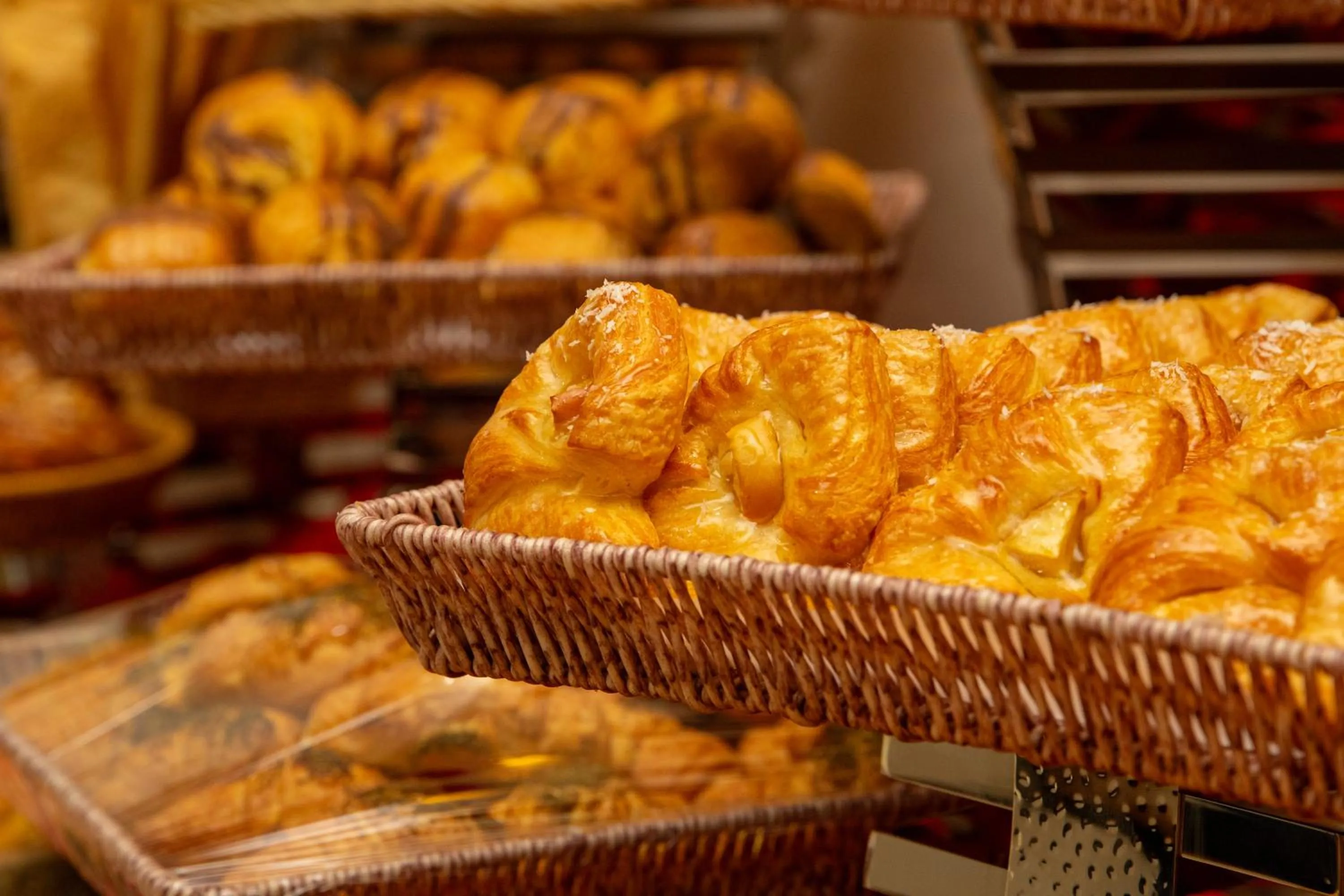 Buffet breakfast in Maysan Al Maqam Hotel