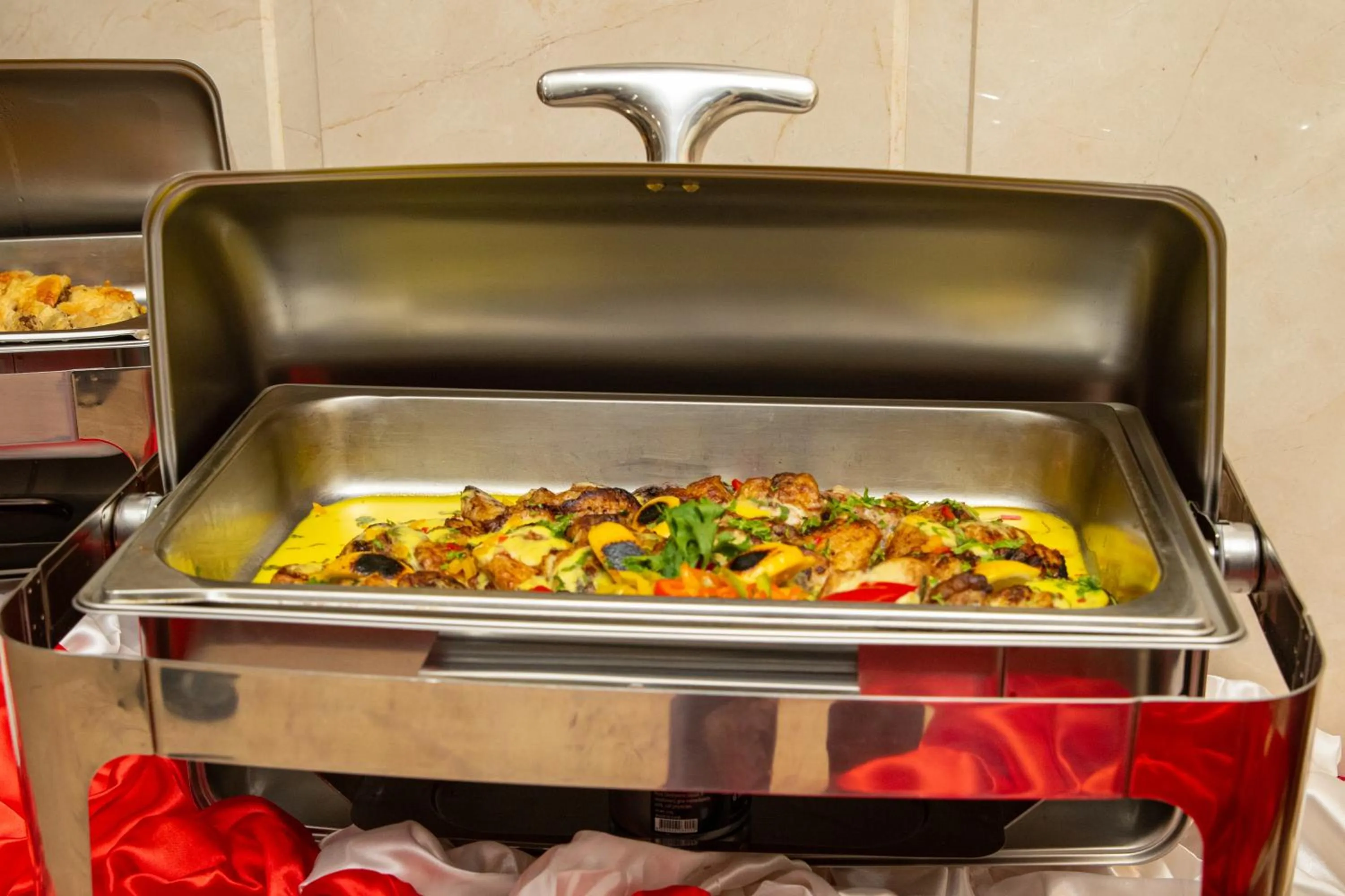 Restaurant/places to eat in Maysan Al Maqam Hotel