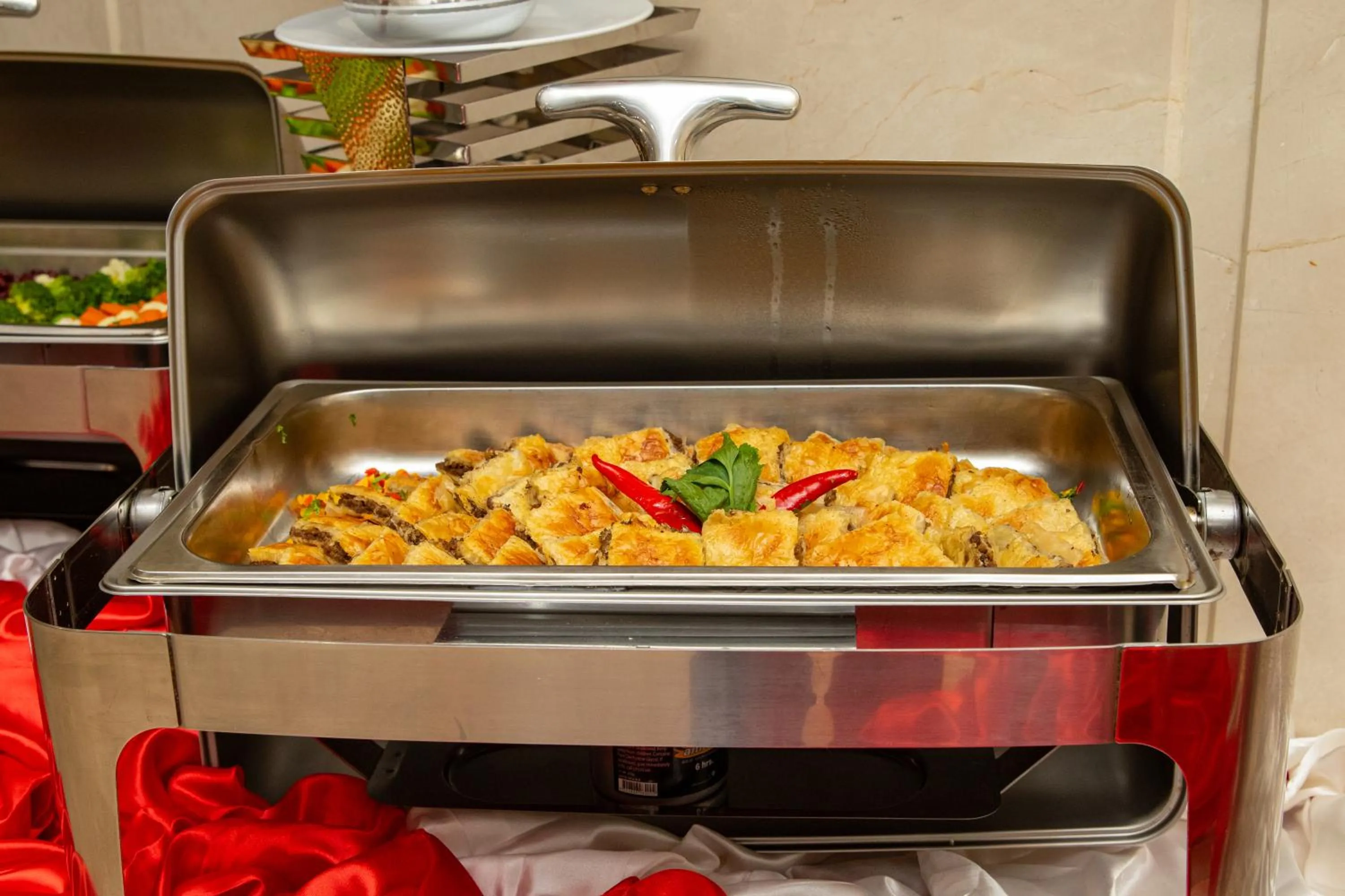 Restaurant/places to eat in Maysan Al Maqam Hotel