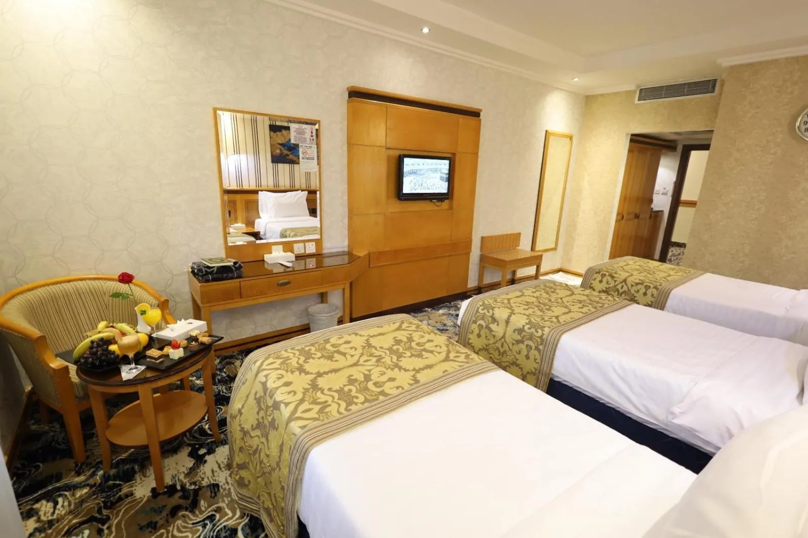 Bed in Maysan Al Maqam Hotel