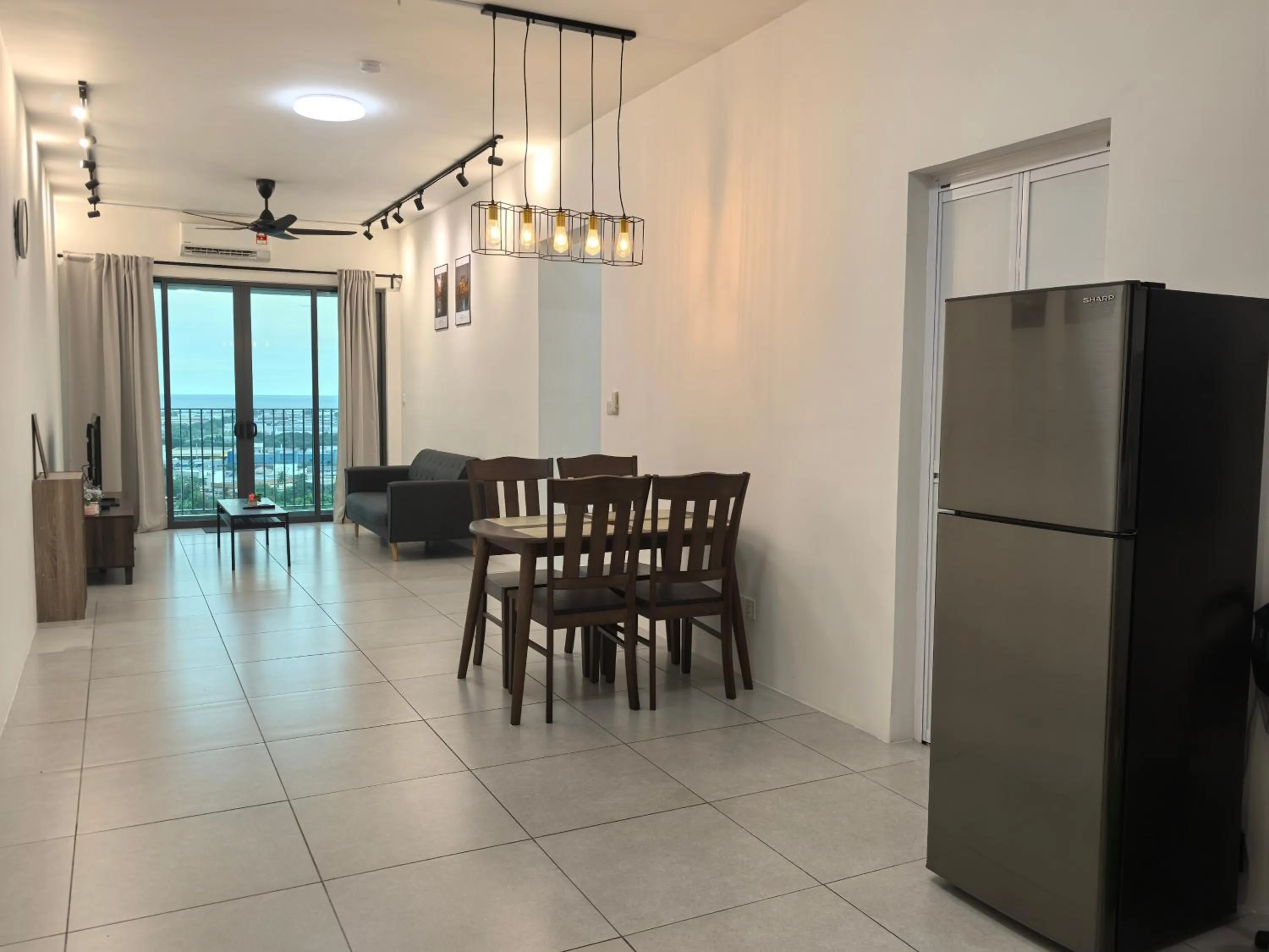 Bahagia Family House in Meritus