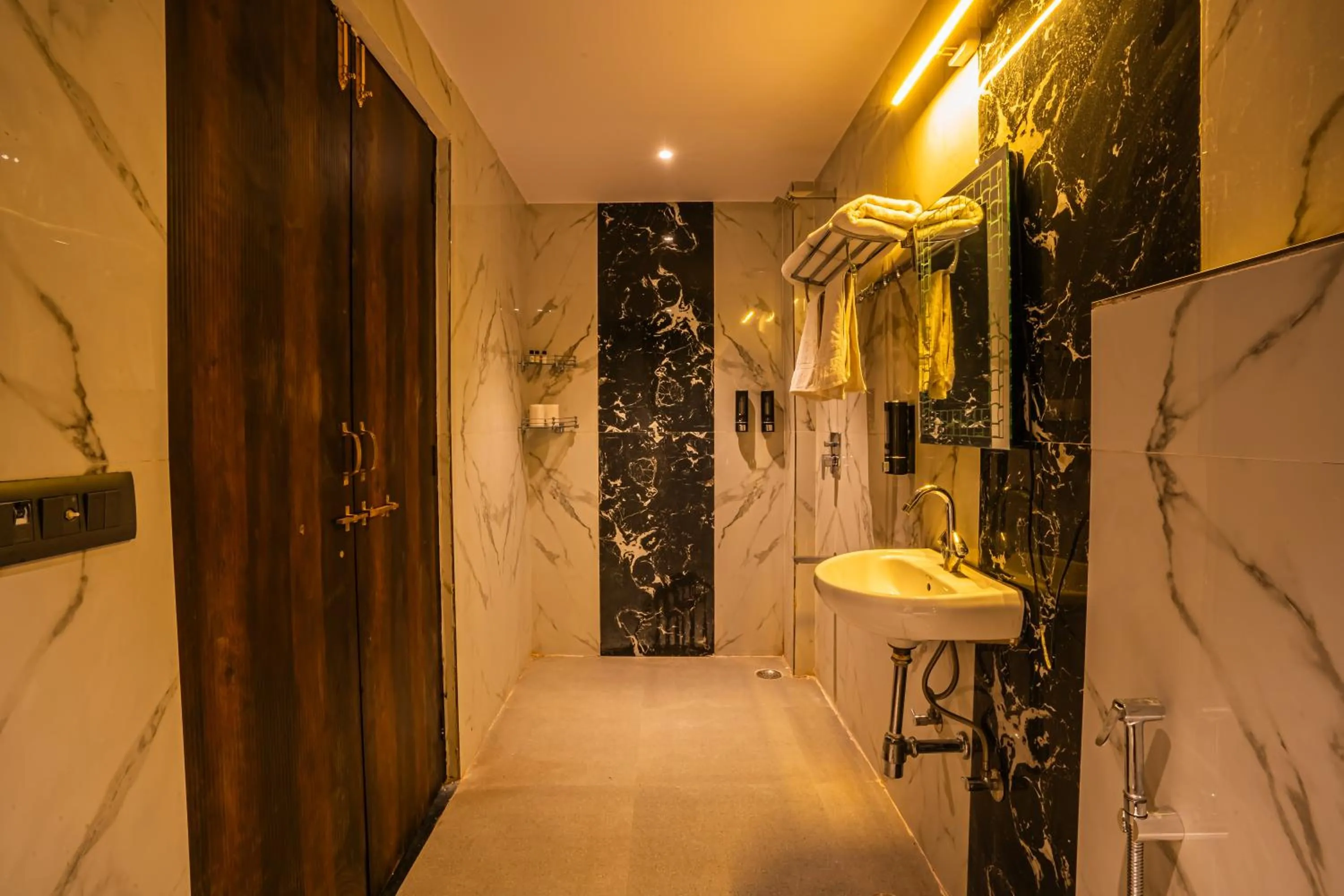 Shower in The Marwar Hotel & Gardens