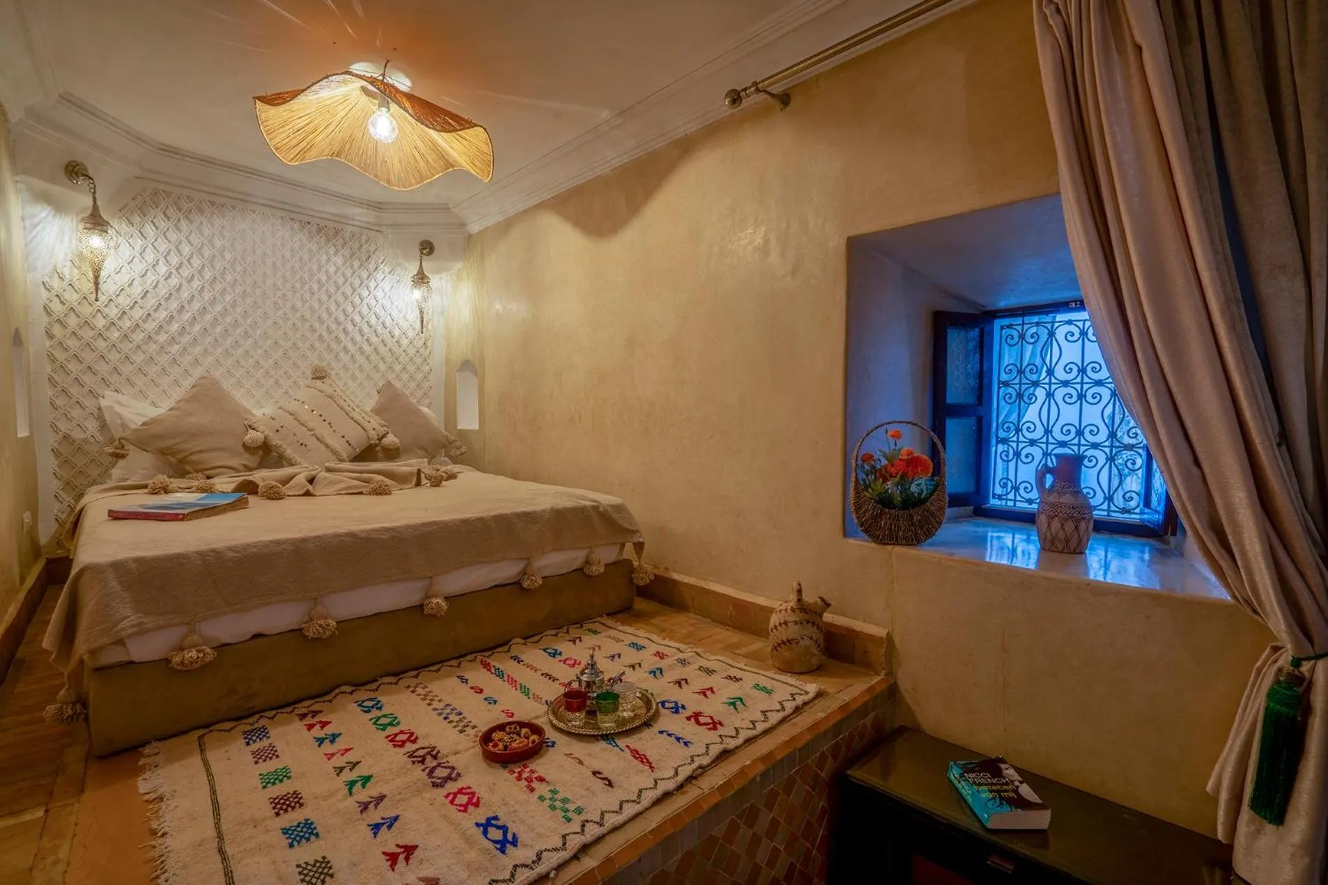 Photo of the whole room, Bed in Riad Yalla habibi