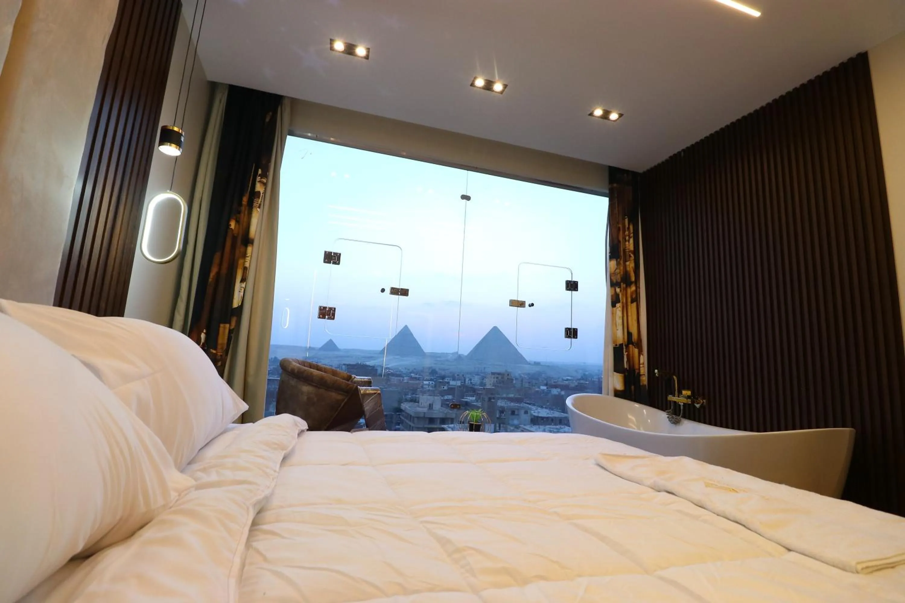 Photo of the whole room, Bed in Pyramids Skyline Hotel Cairo