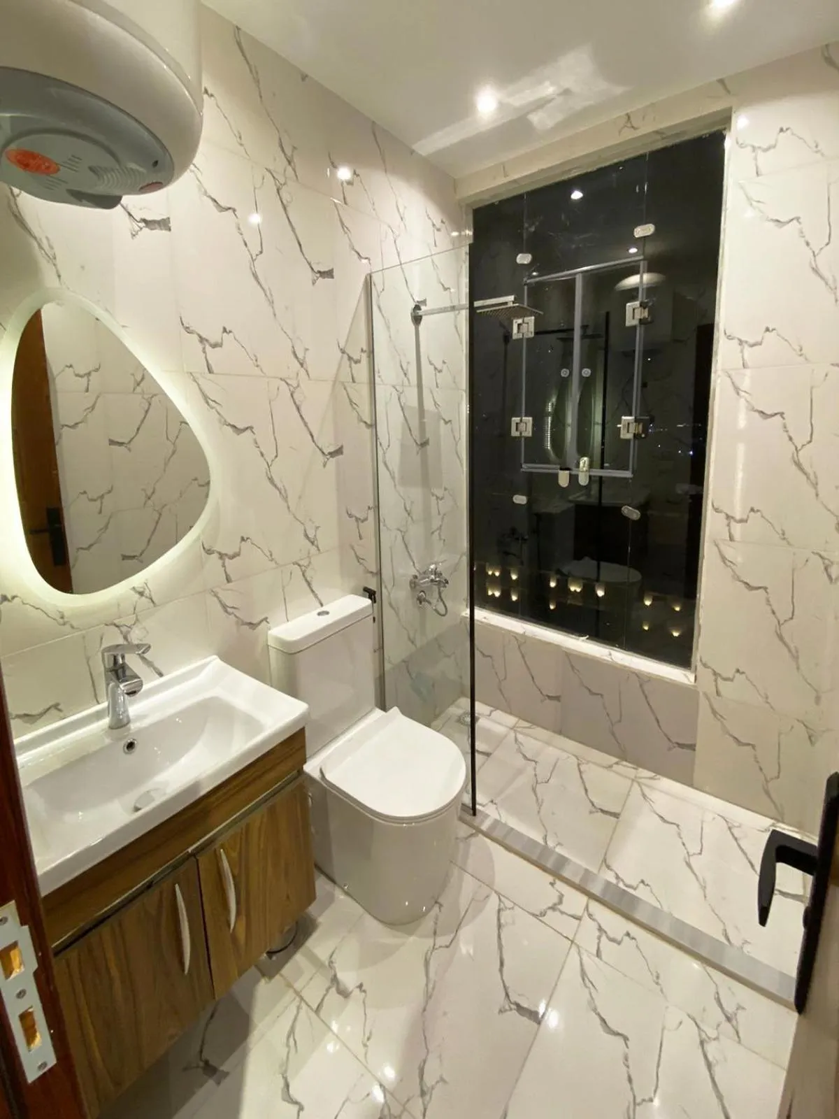 Bathroom in Pyramids Skyline Hotel Cairo