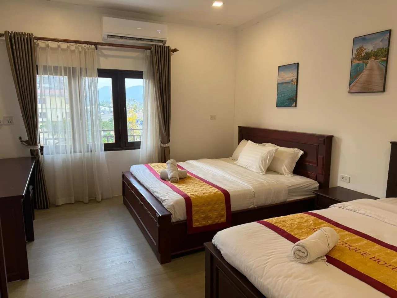 Bedroom, Bed in A P S Hotel