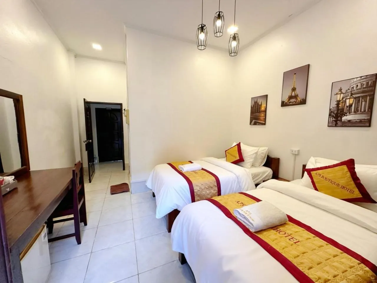 Bedroom, Bed in A P S Hotel