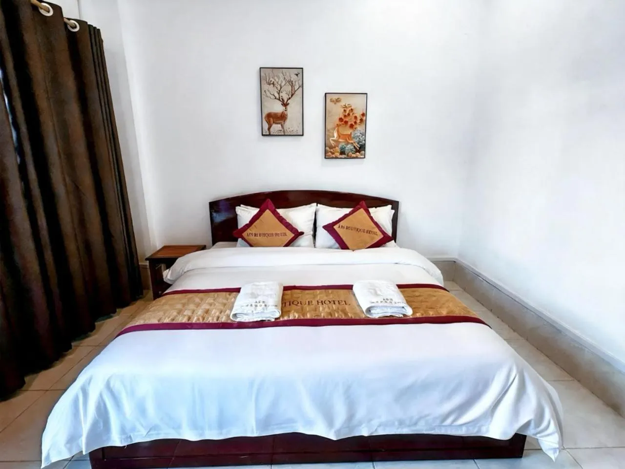 Bedroom, Bed in A P S Hotel