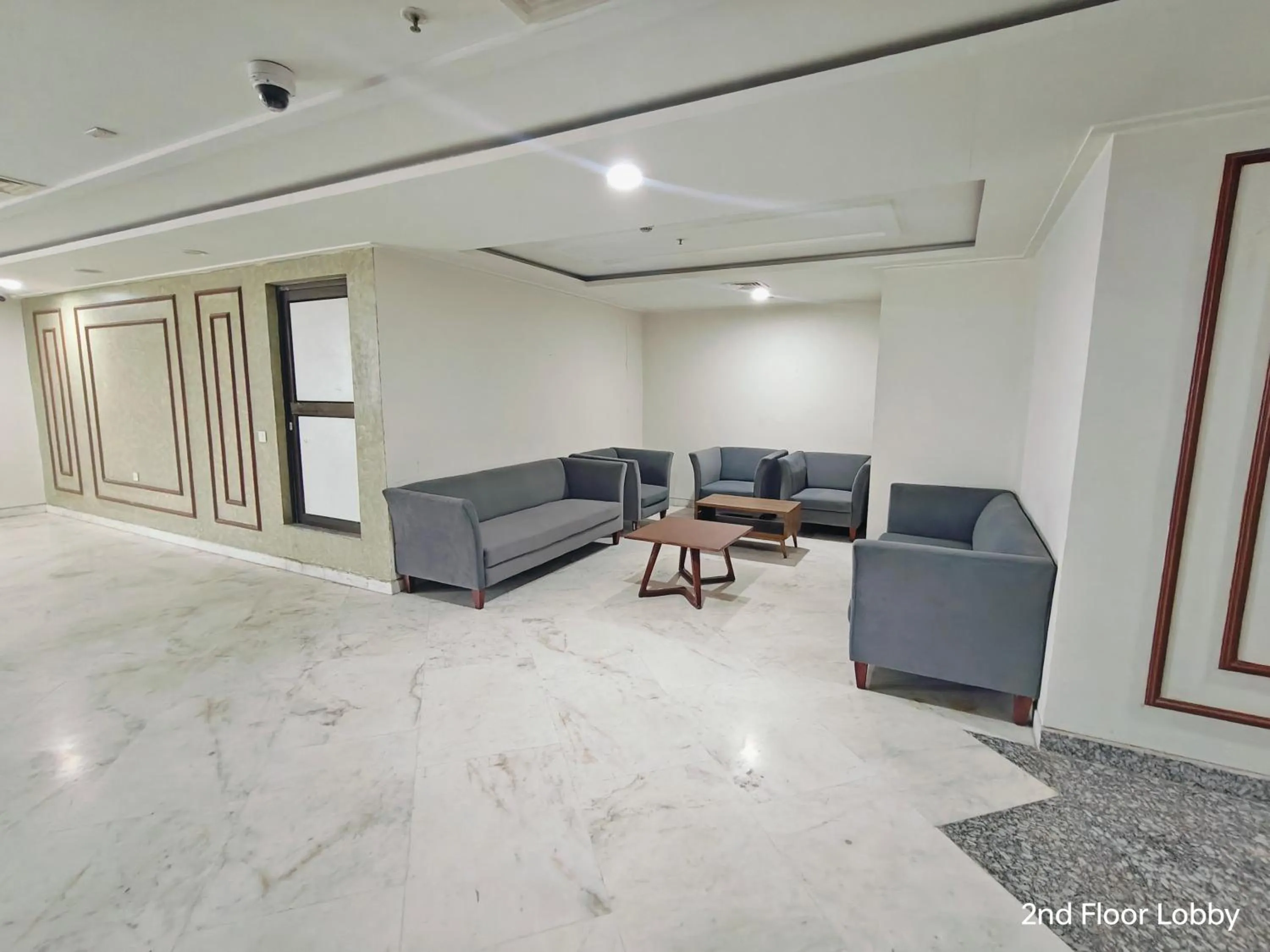 Living room in Ramada by Wyndham Ahmedabad Narendra Modi Stadium Motera