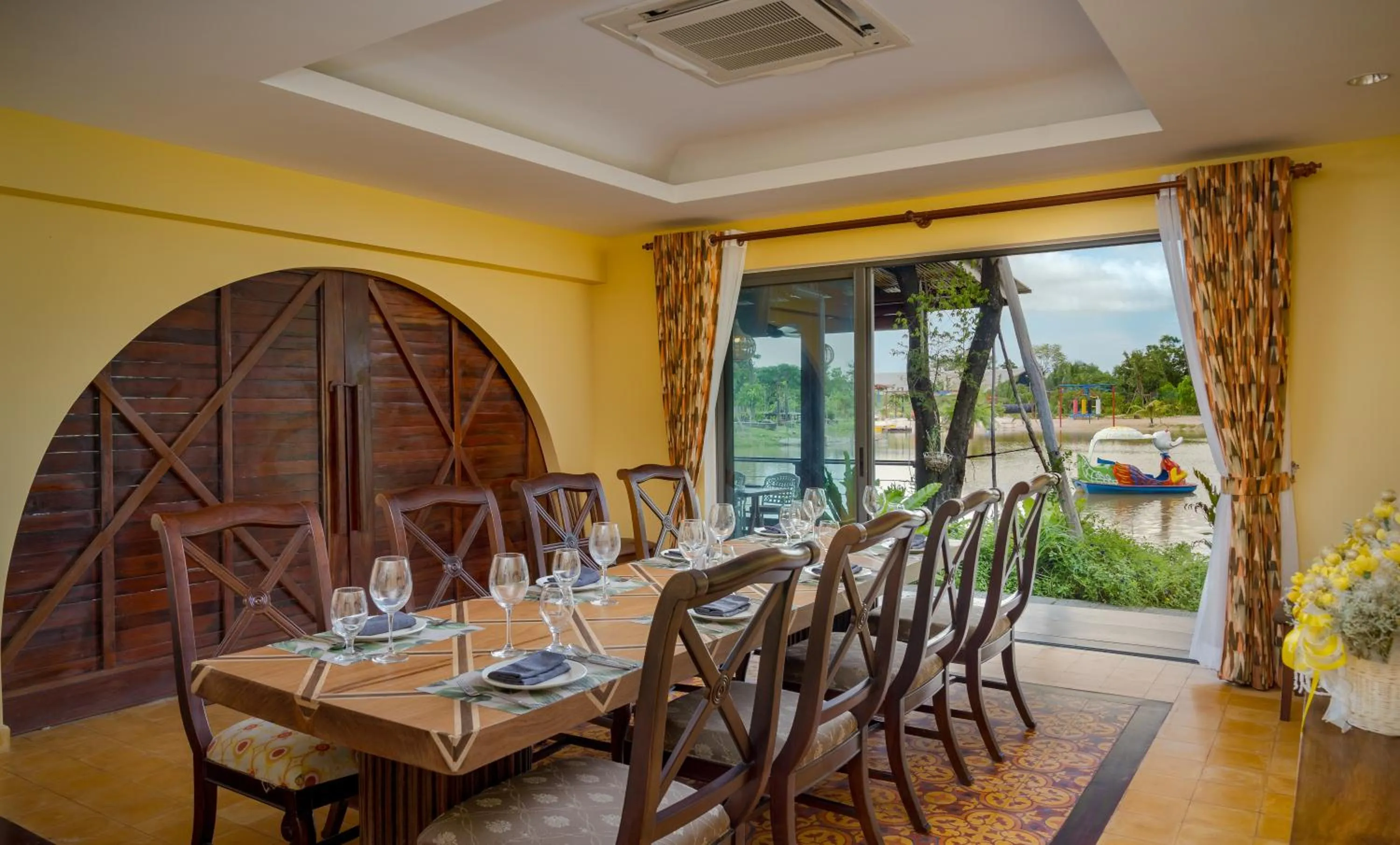 Patio in Komsan Kampot Resort