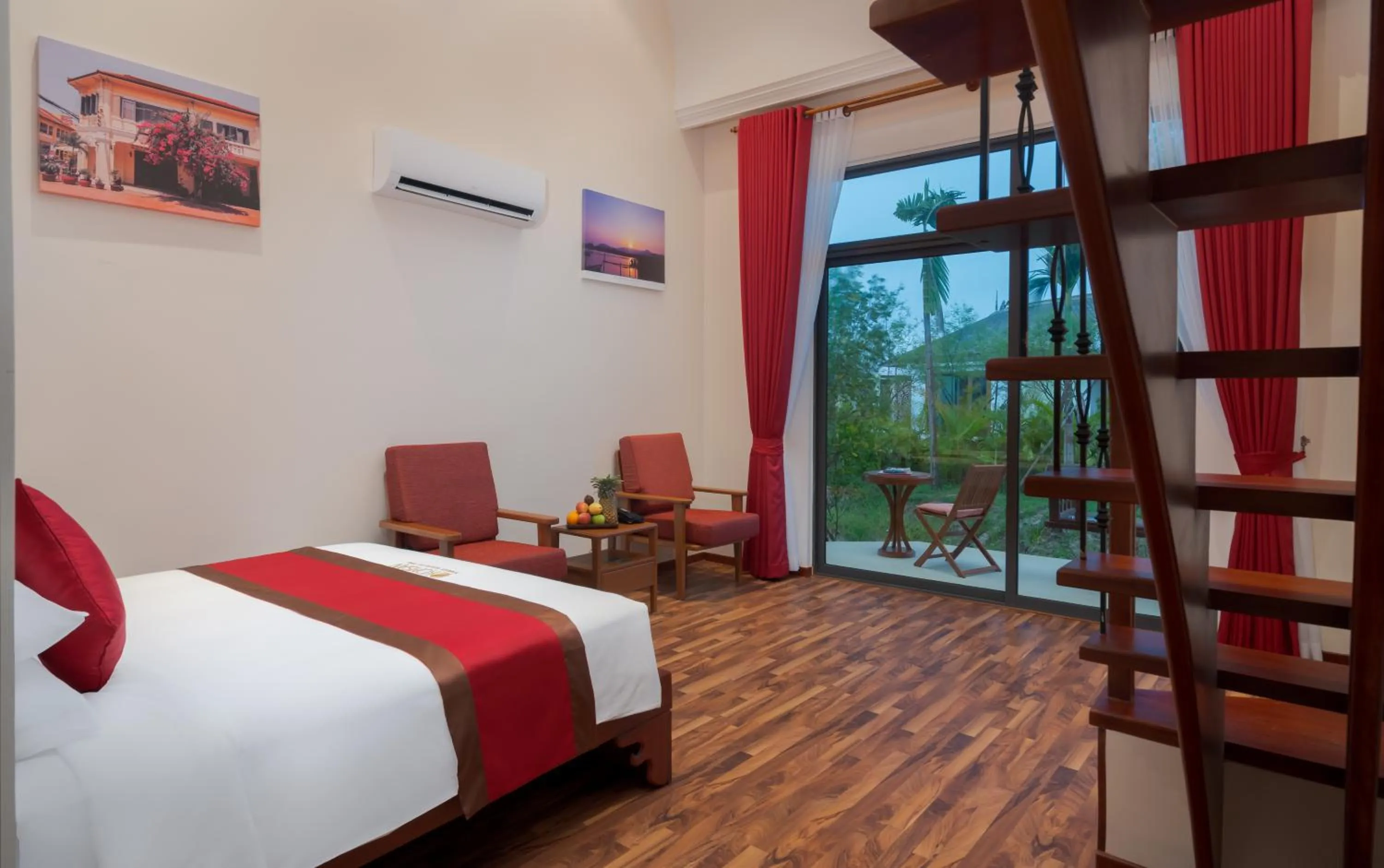 View (from property/room), Bed in Komsan Kampot Resort