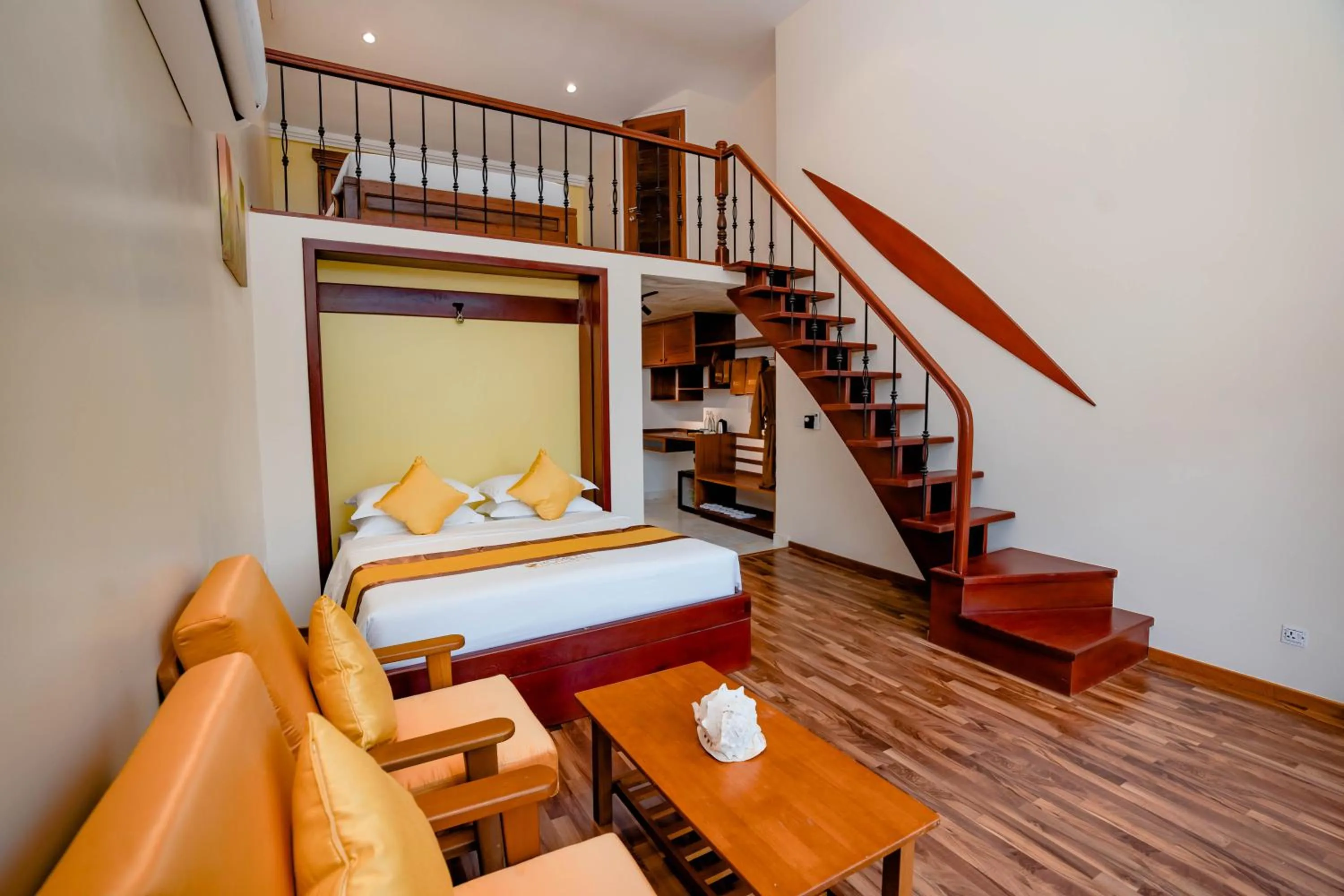 Photo of the whole room, Bed in Komsan Kampot Resort