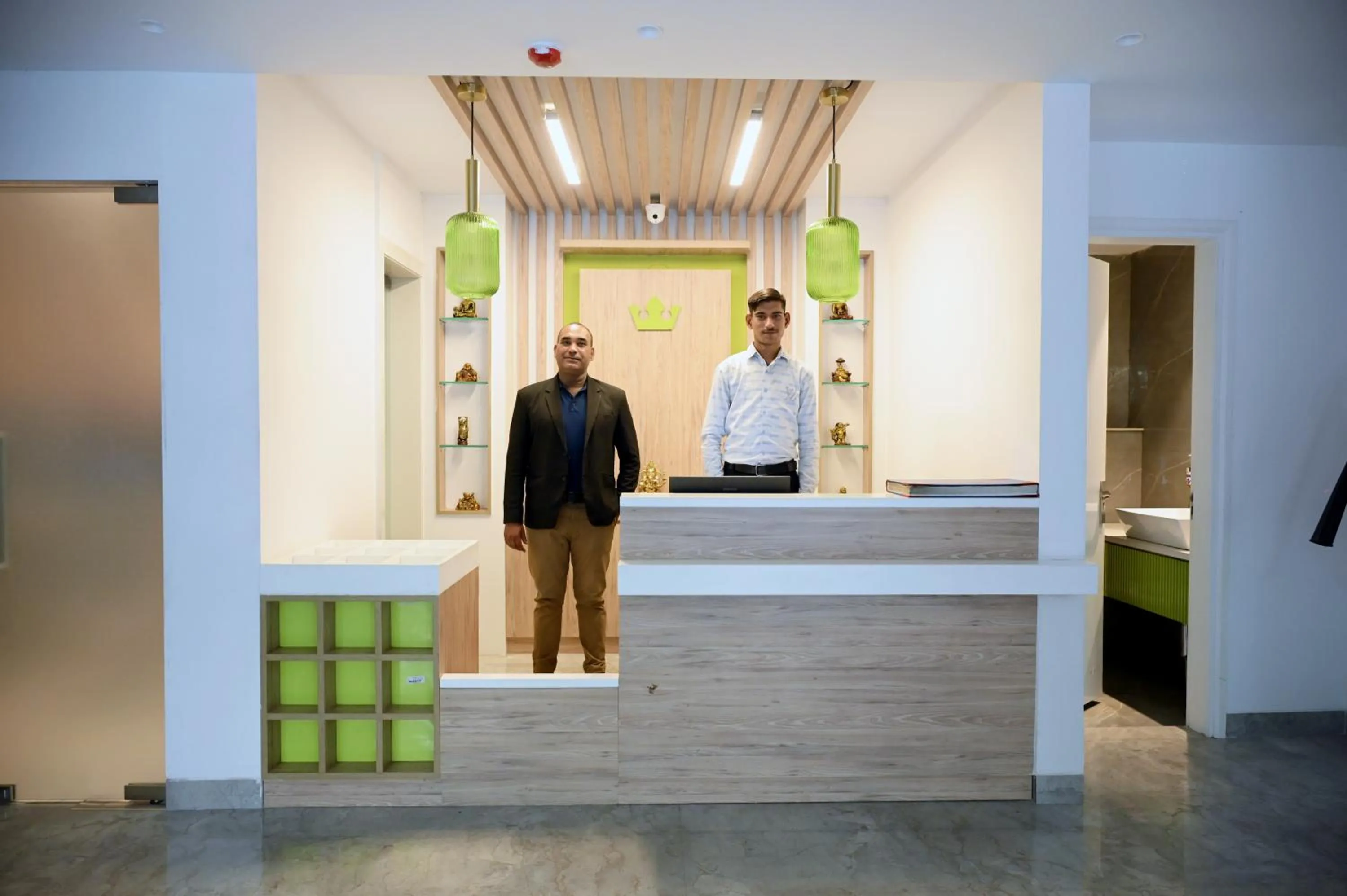 Lobby or reception in Hotel Le Roi Express Karol Bagh