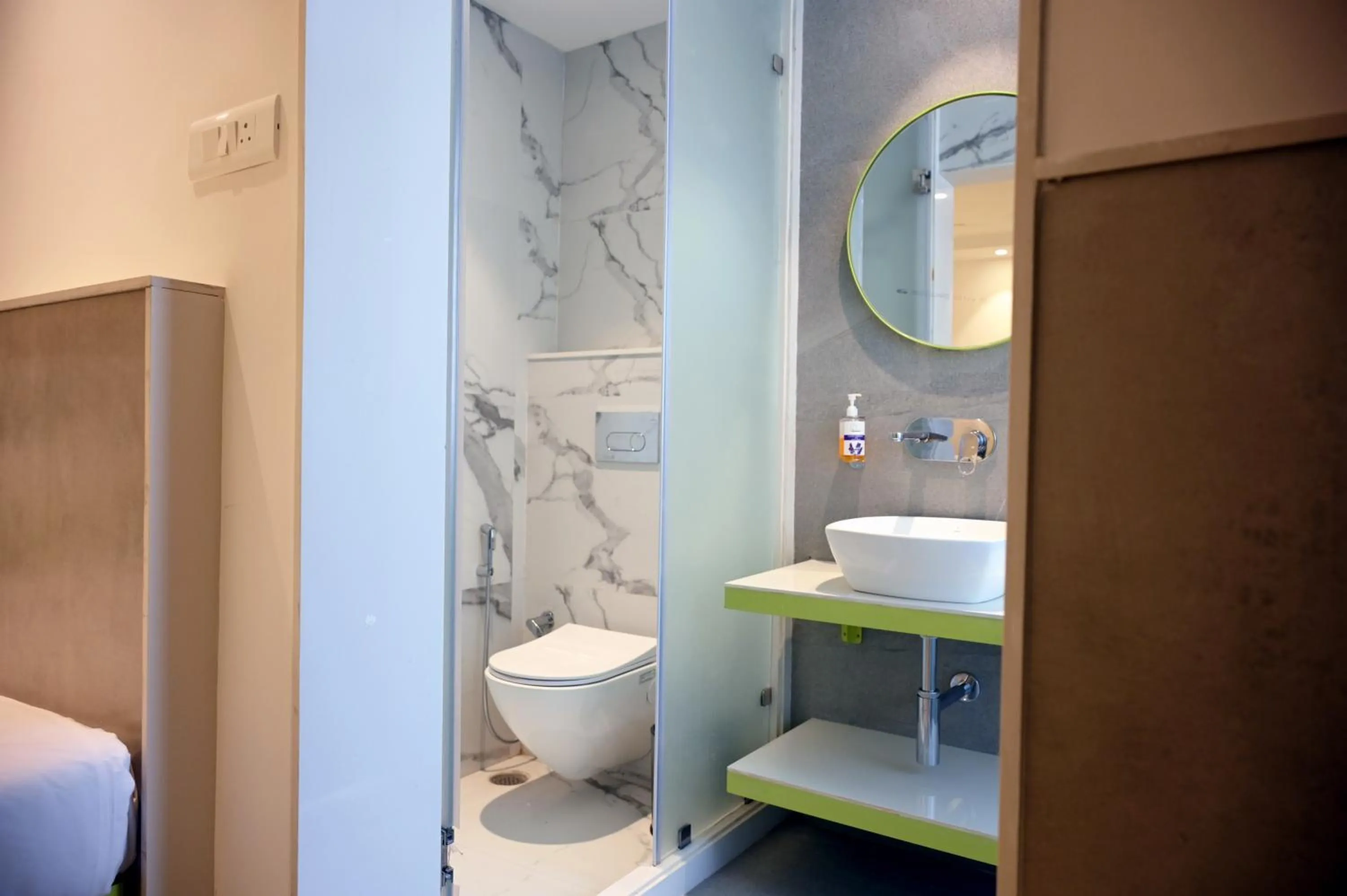 Bathroom in Hotel Le Roi Express Karol Bagh