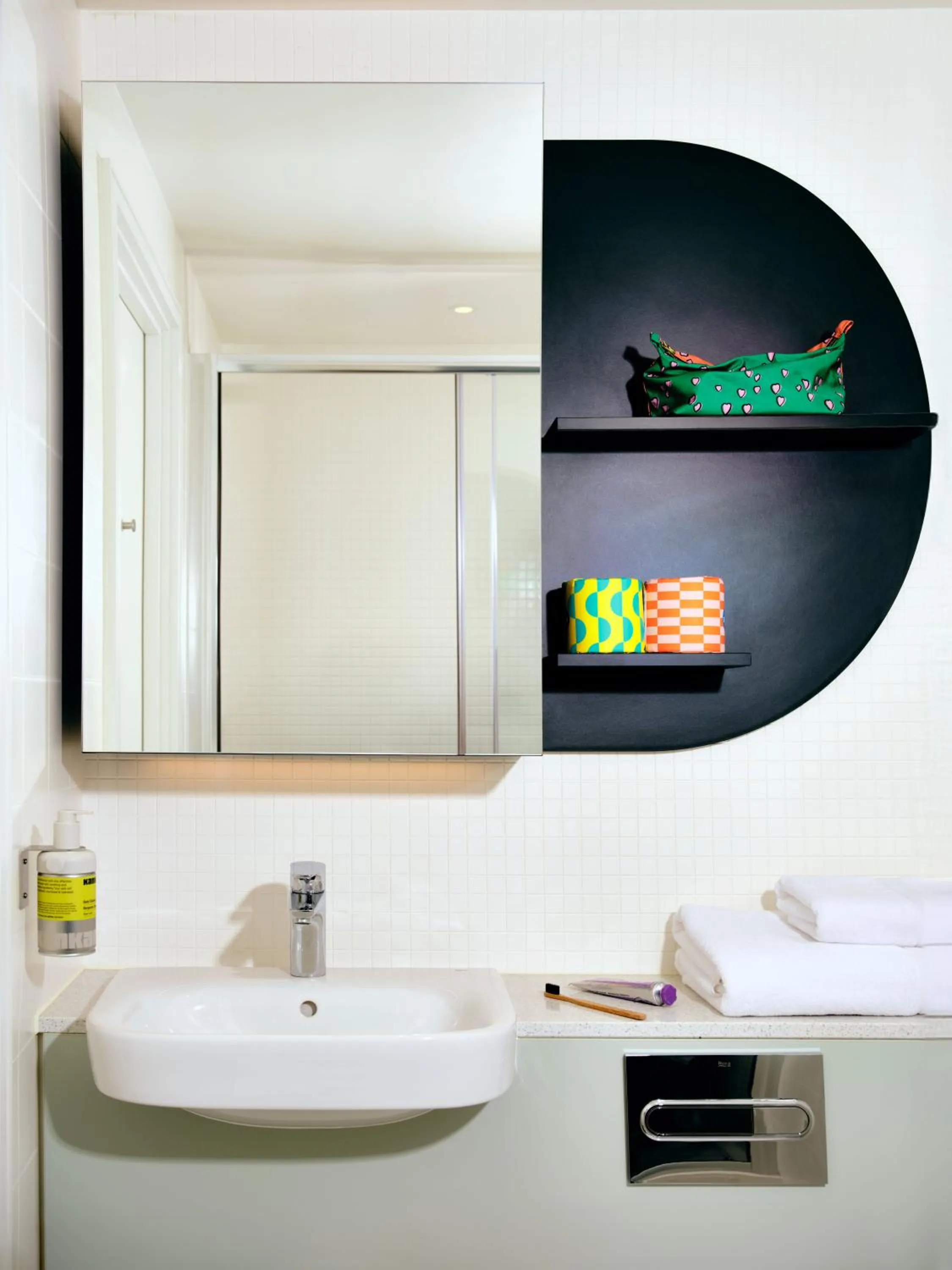 Bathroom in Vertus Edit Canary Wharf