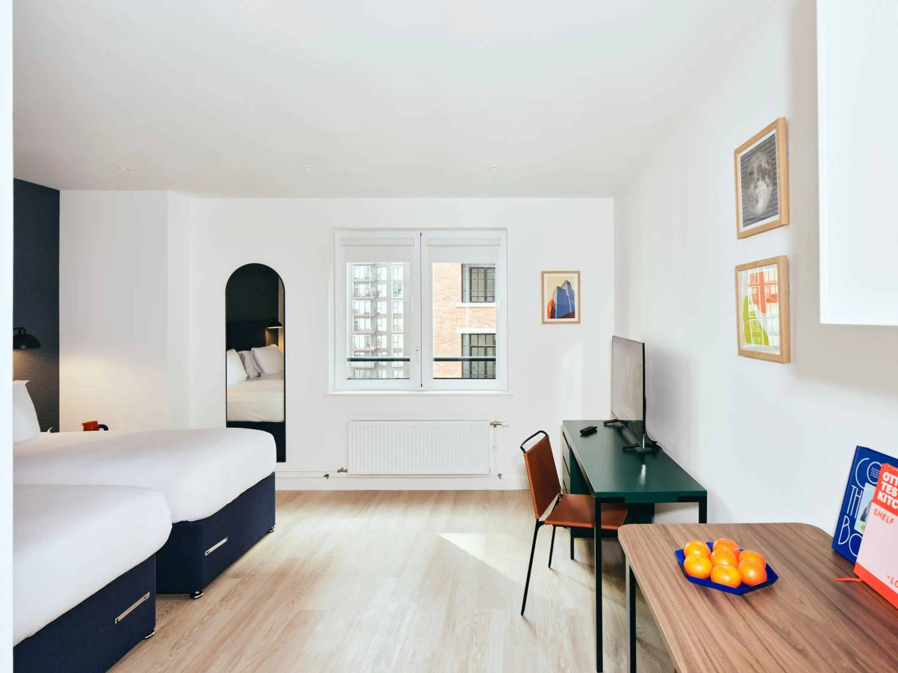 Bedroom, Bed in Vertus Edit Canary Wharf