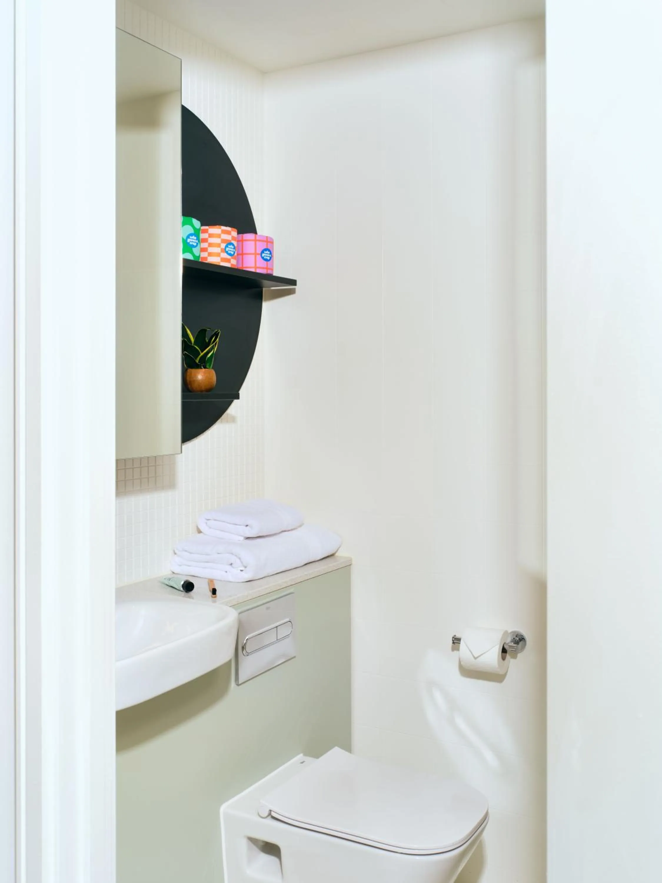 Toilet in Vertus Edit Canary Wharf