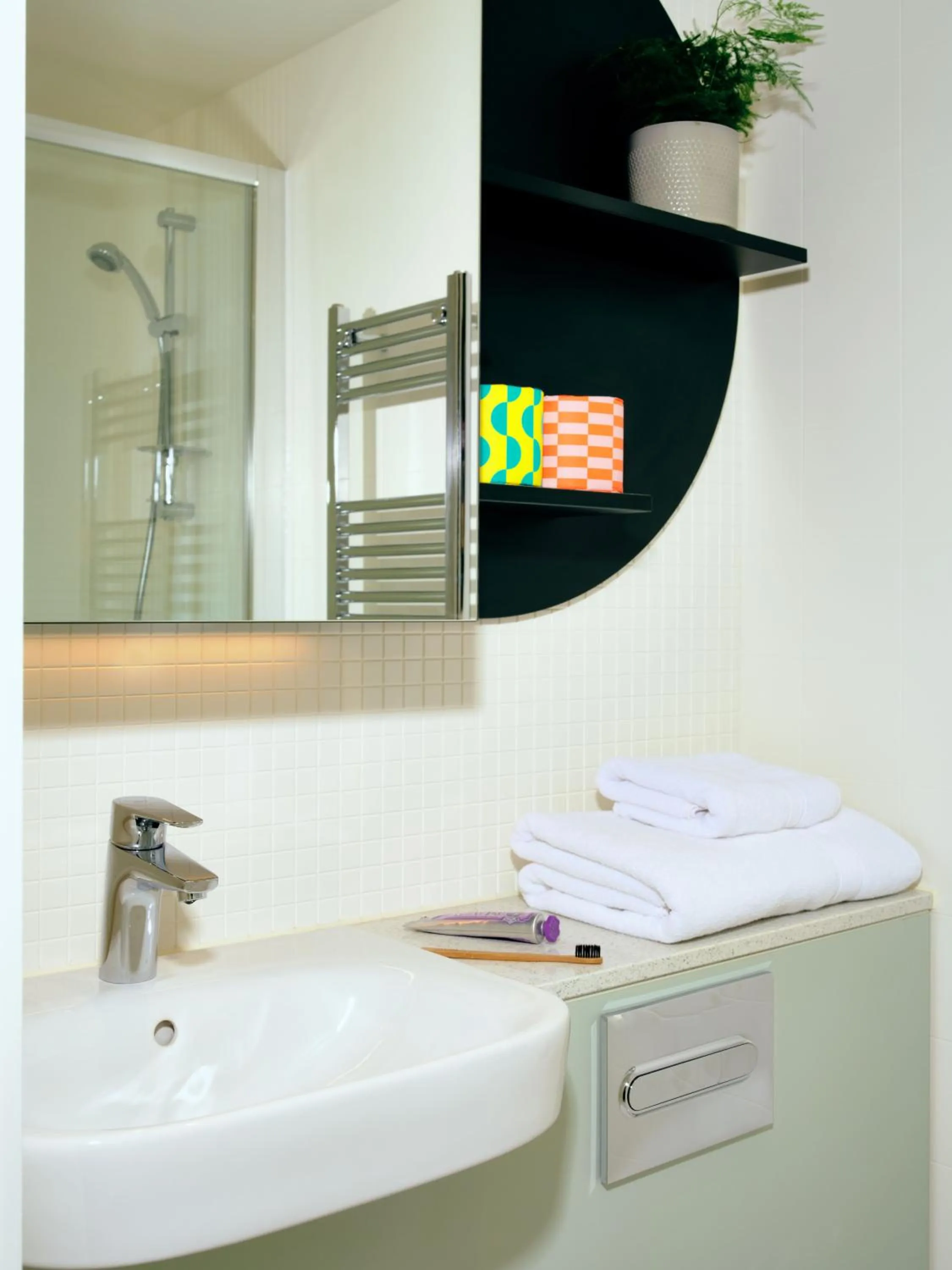 Bathroom in Vertus Edit Canary Wharf