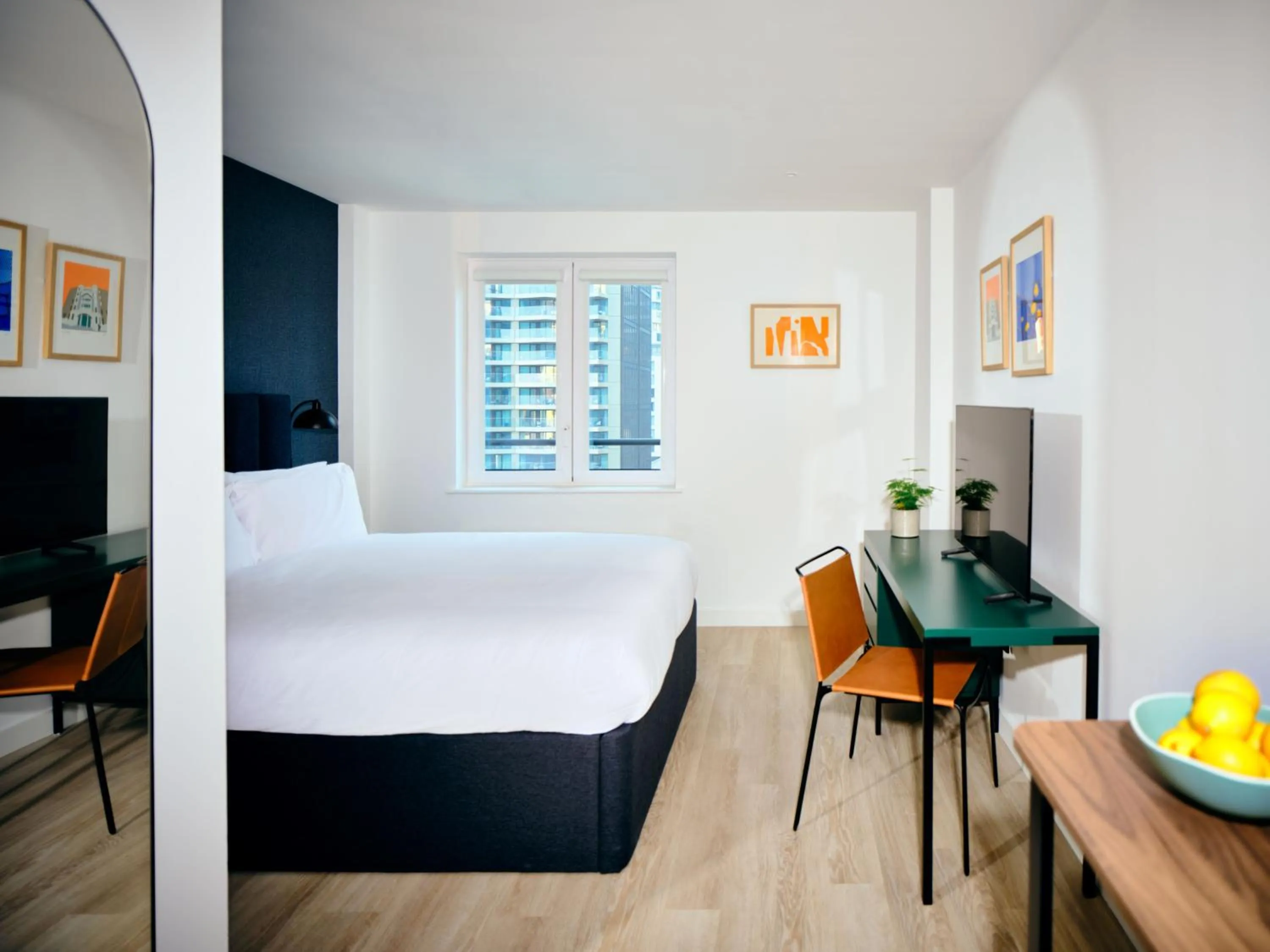 Bedroom, Bed in Vertus Edit Canary Wharf