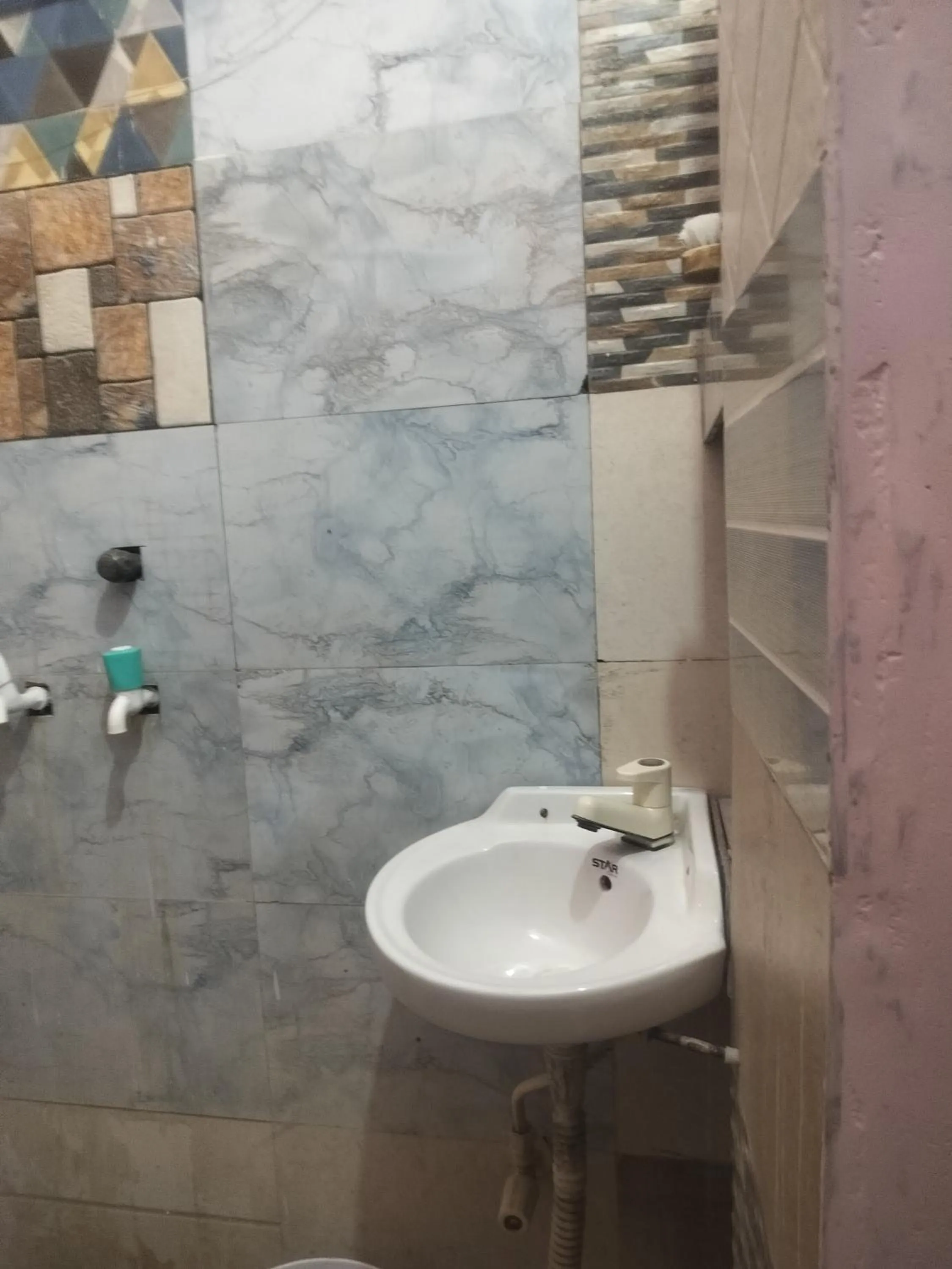 Bathroom in Shri Krishna Kunj homestay
