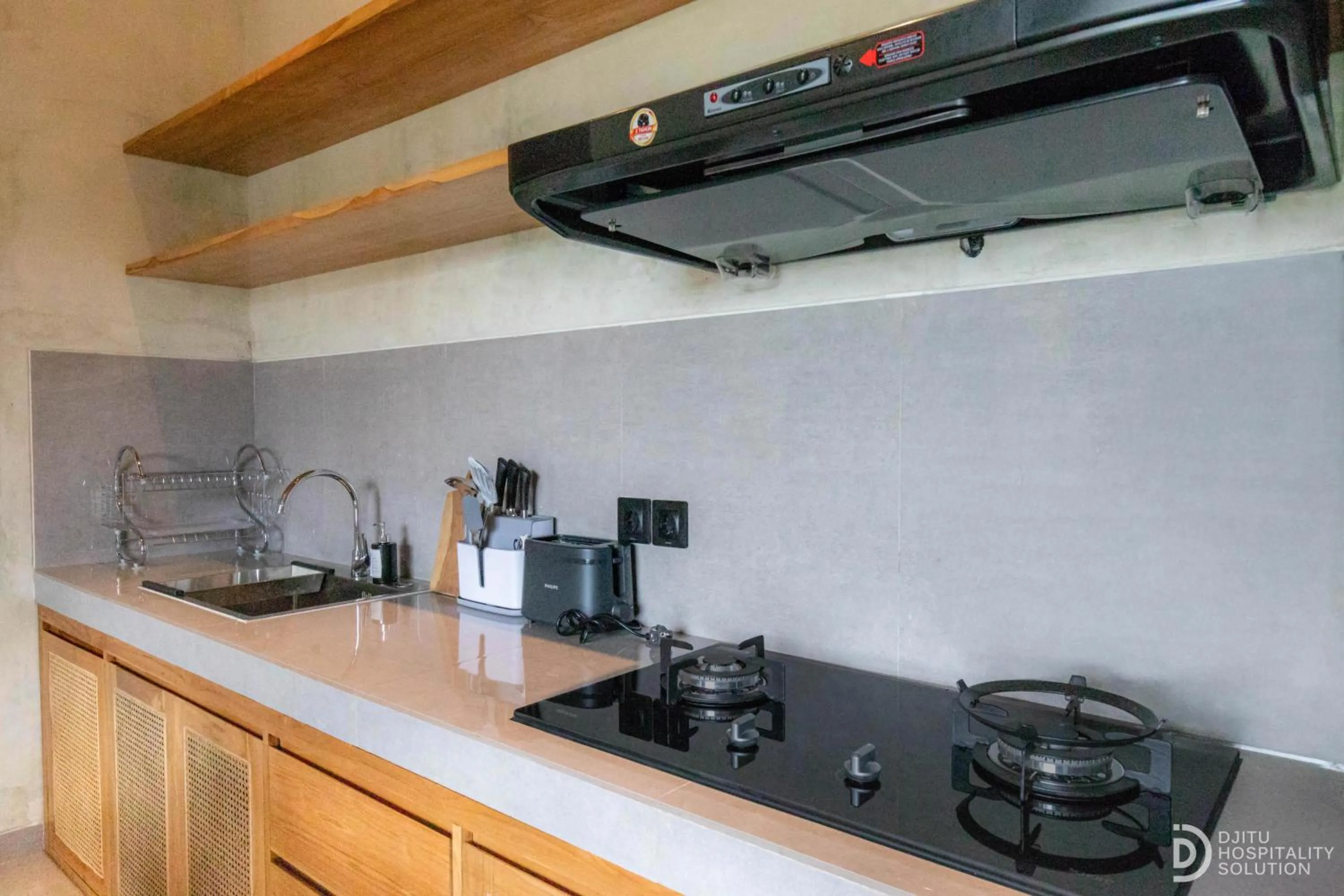 Kitchen or kitchenette in Weda Villas
