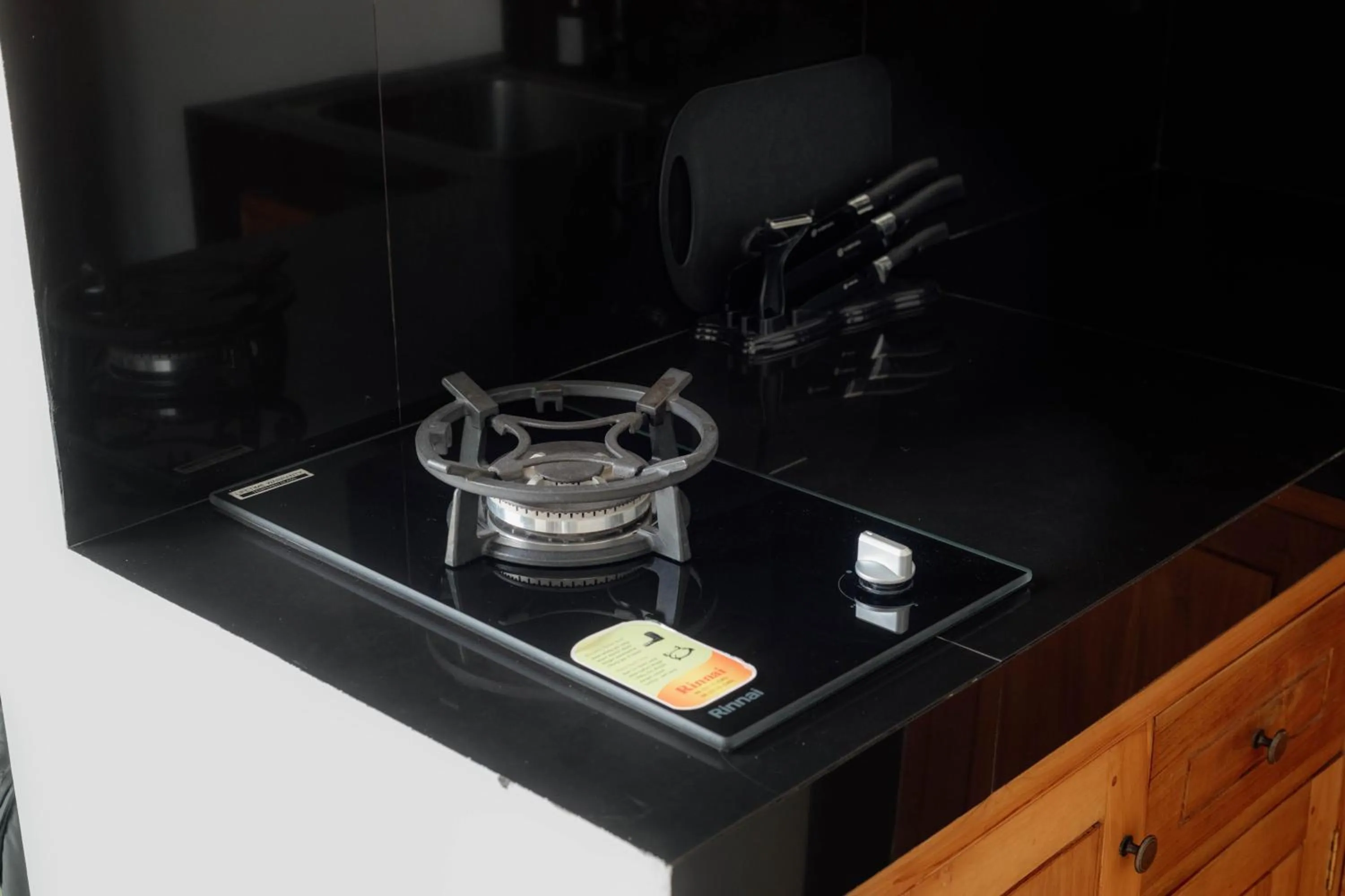 Kitchen or kitchenette in Weda Villas