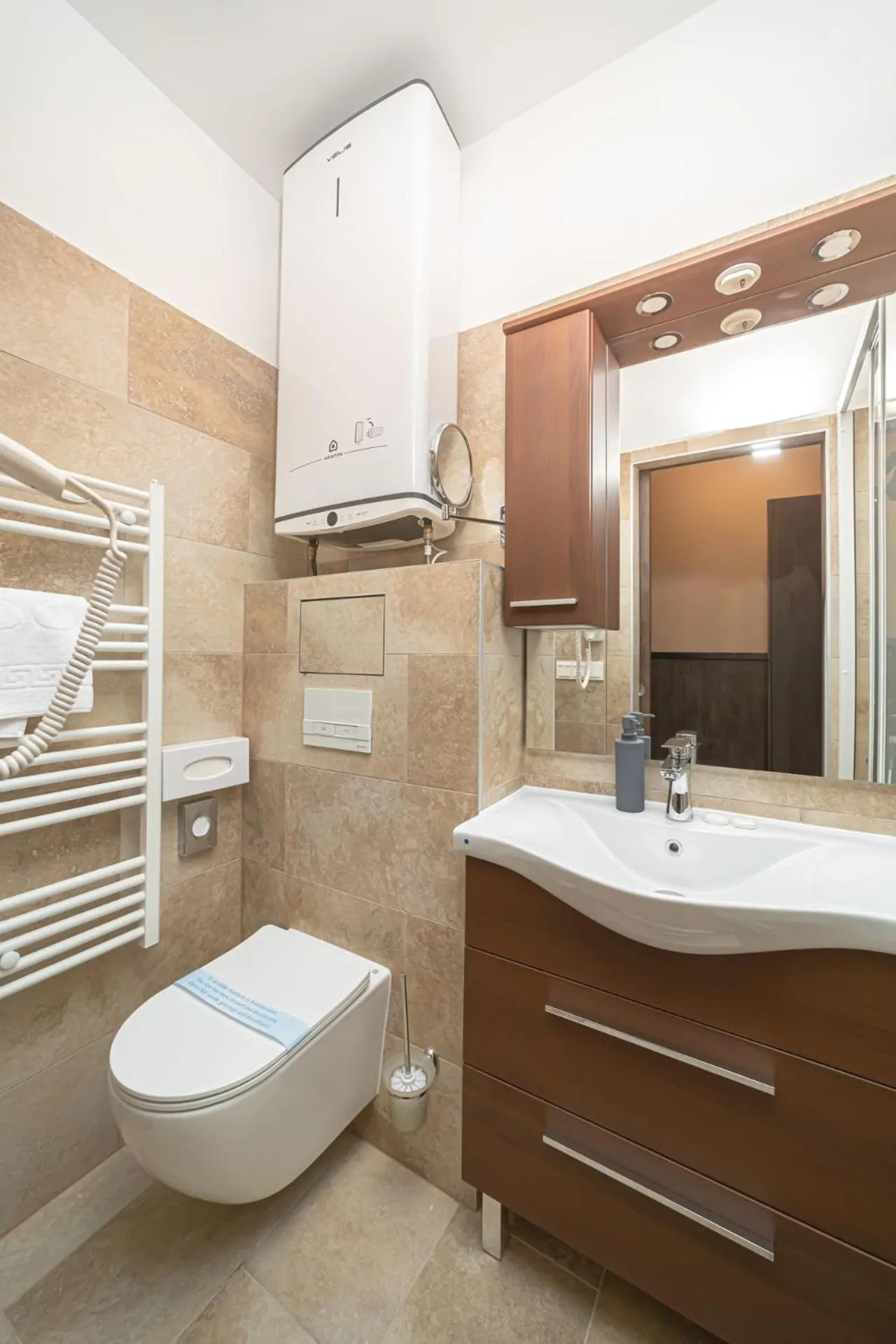 Shower in Park Hotel Bükfürdő