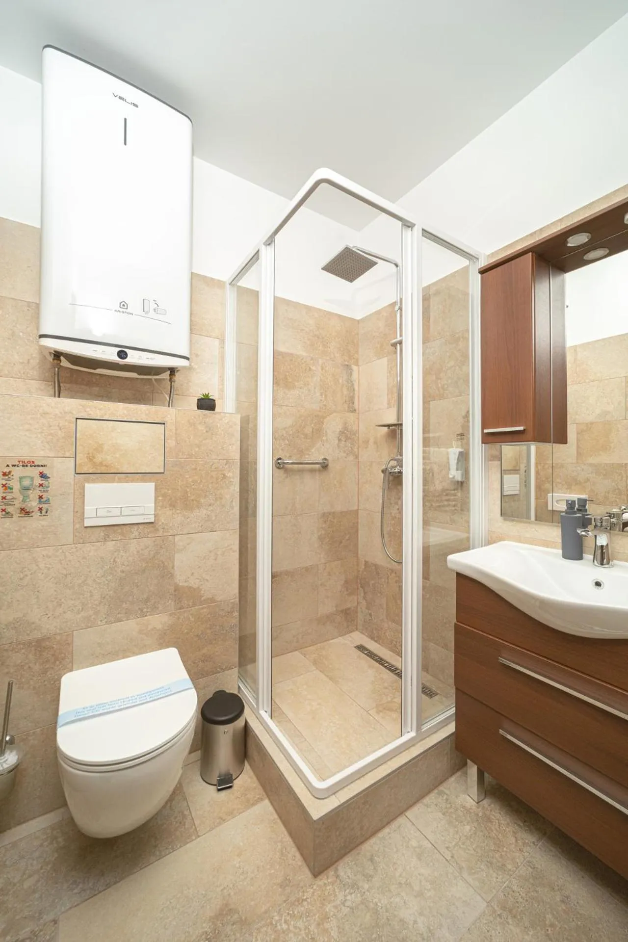 Shower in Park Hotel Bükfürdő