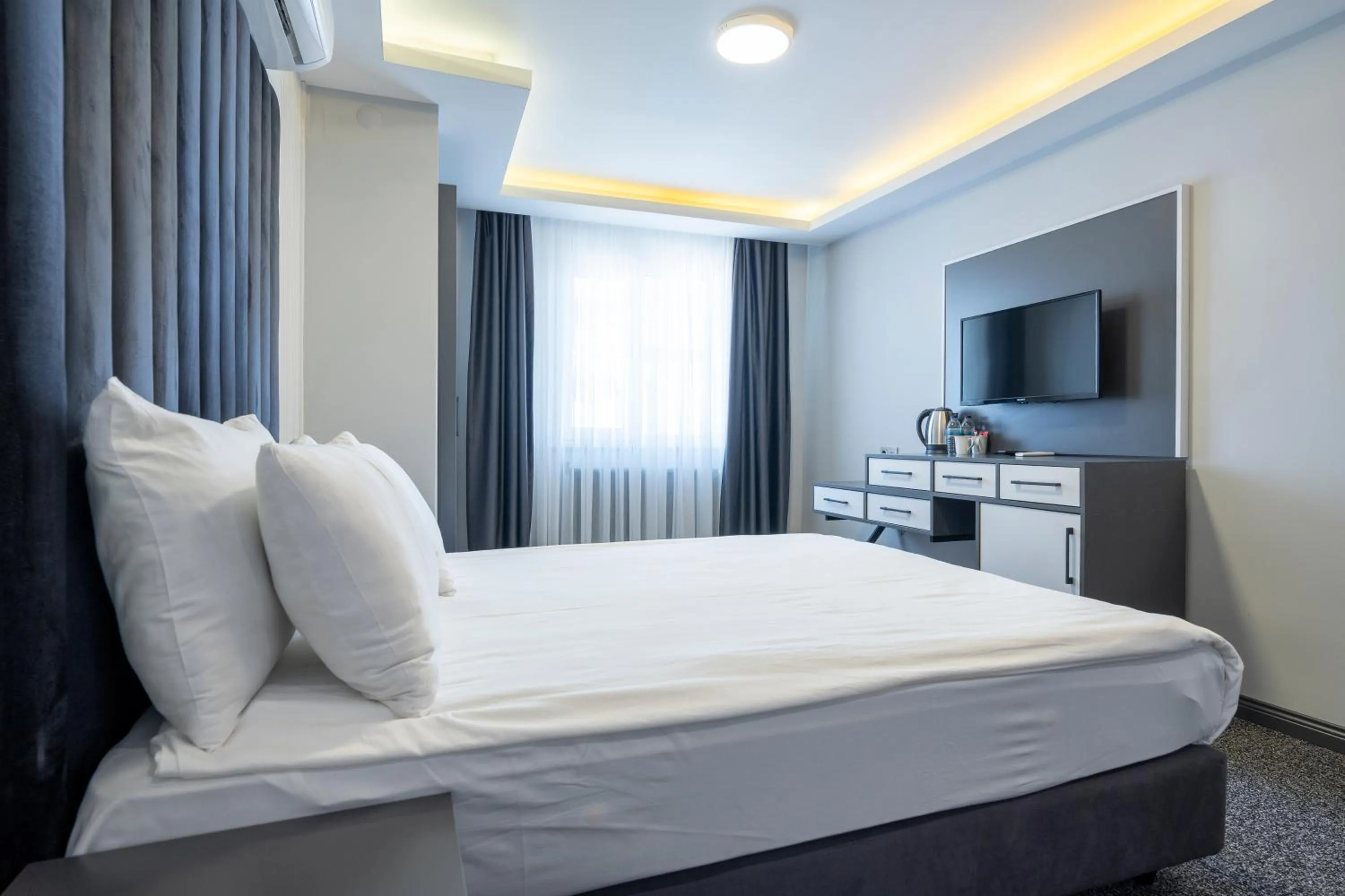 Bedroom, Bed in Maltepe MANHATTAN OTEL