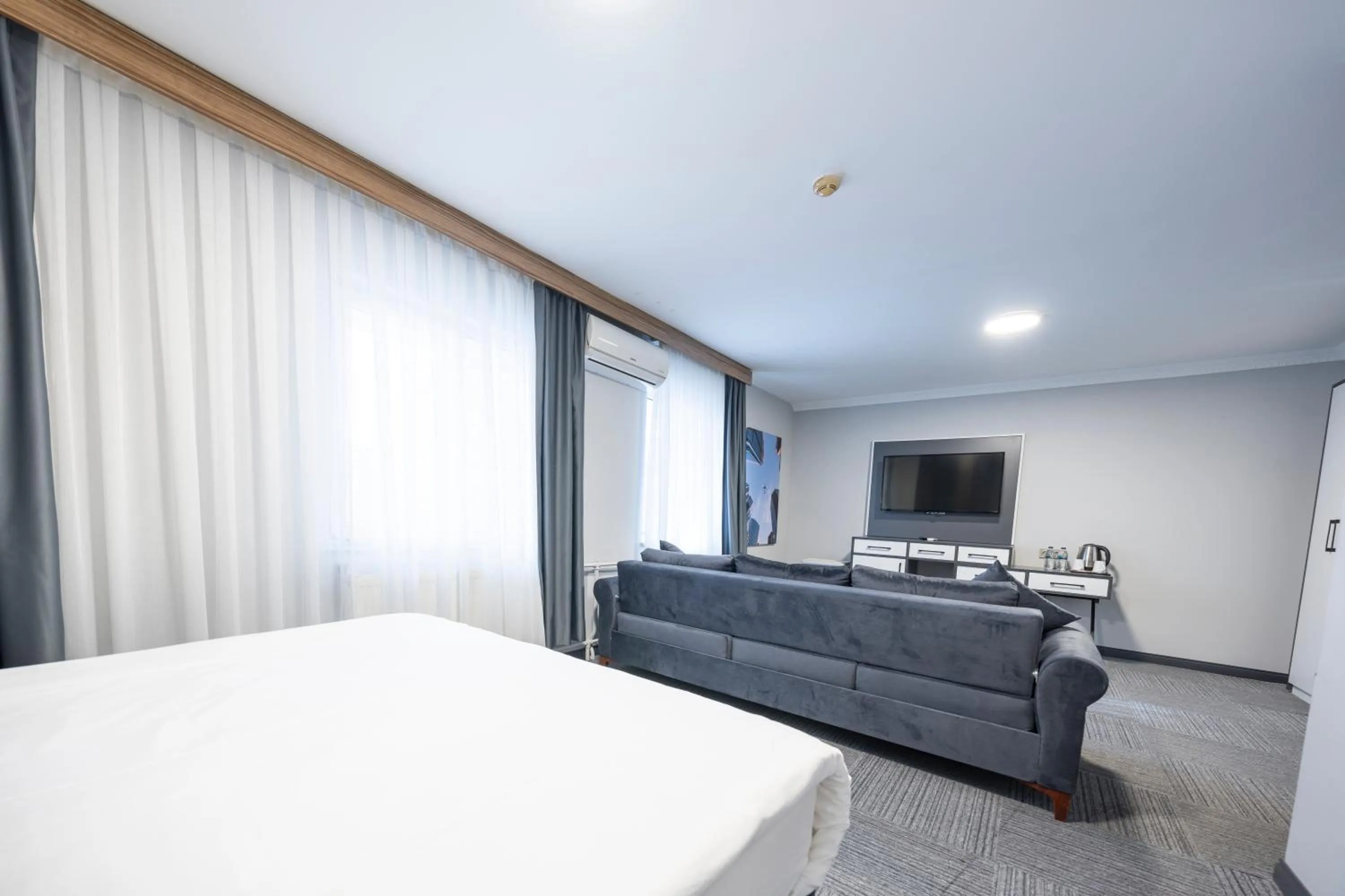 Photo of the whole room, Bed in Maltepe MANHATTAN OTEL