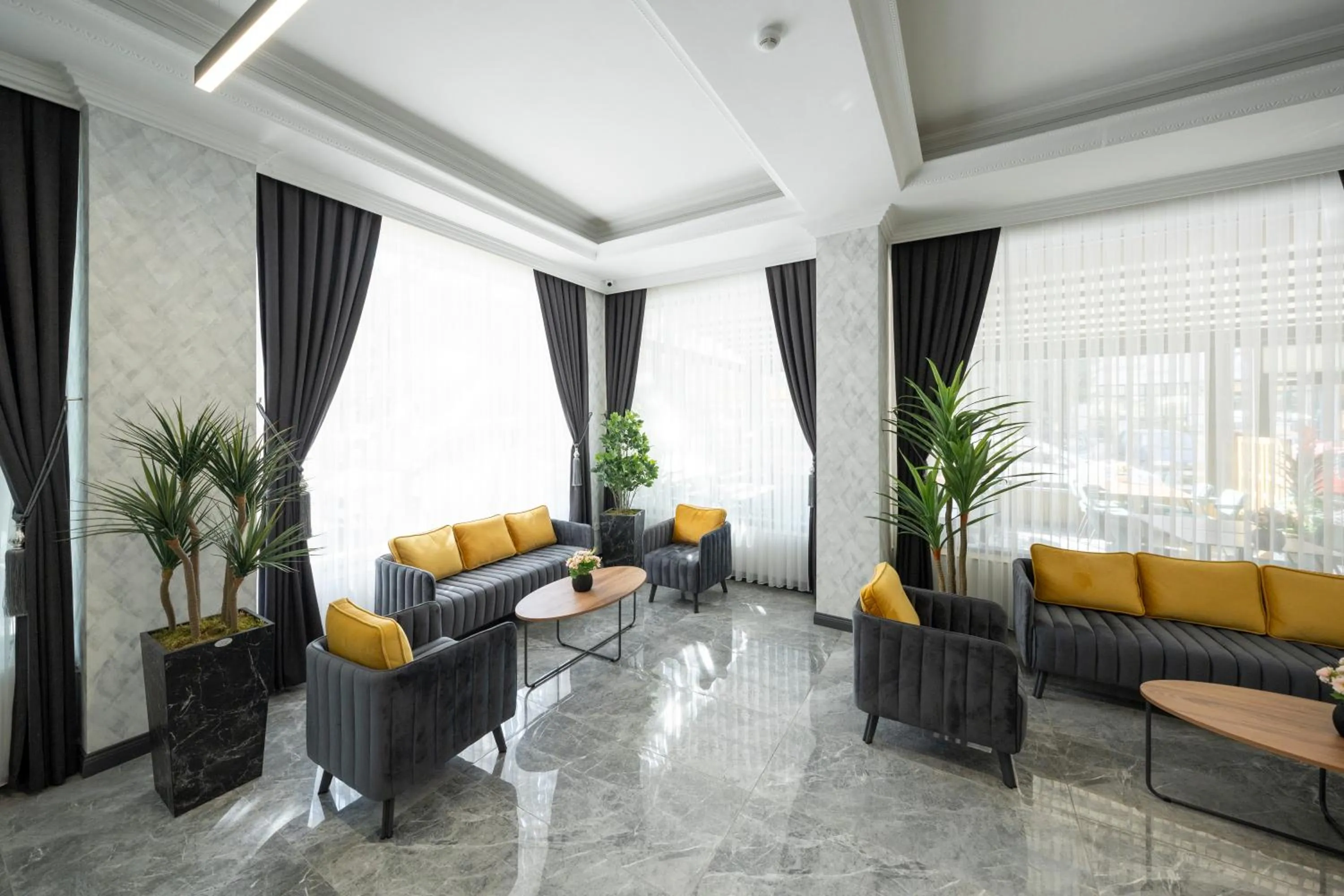 Lobby or reception in Maltepe MANHATTAN OTEL