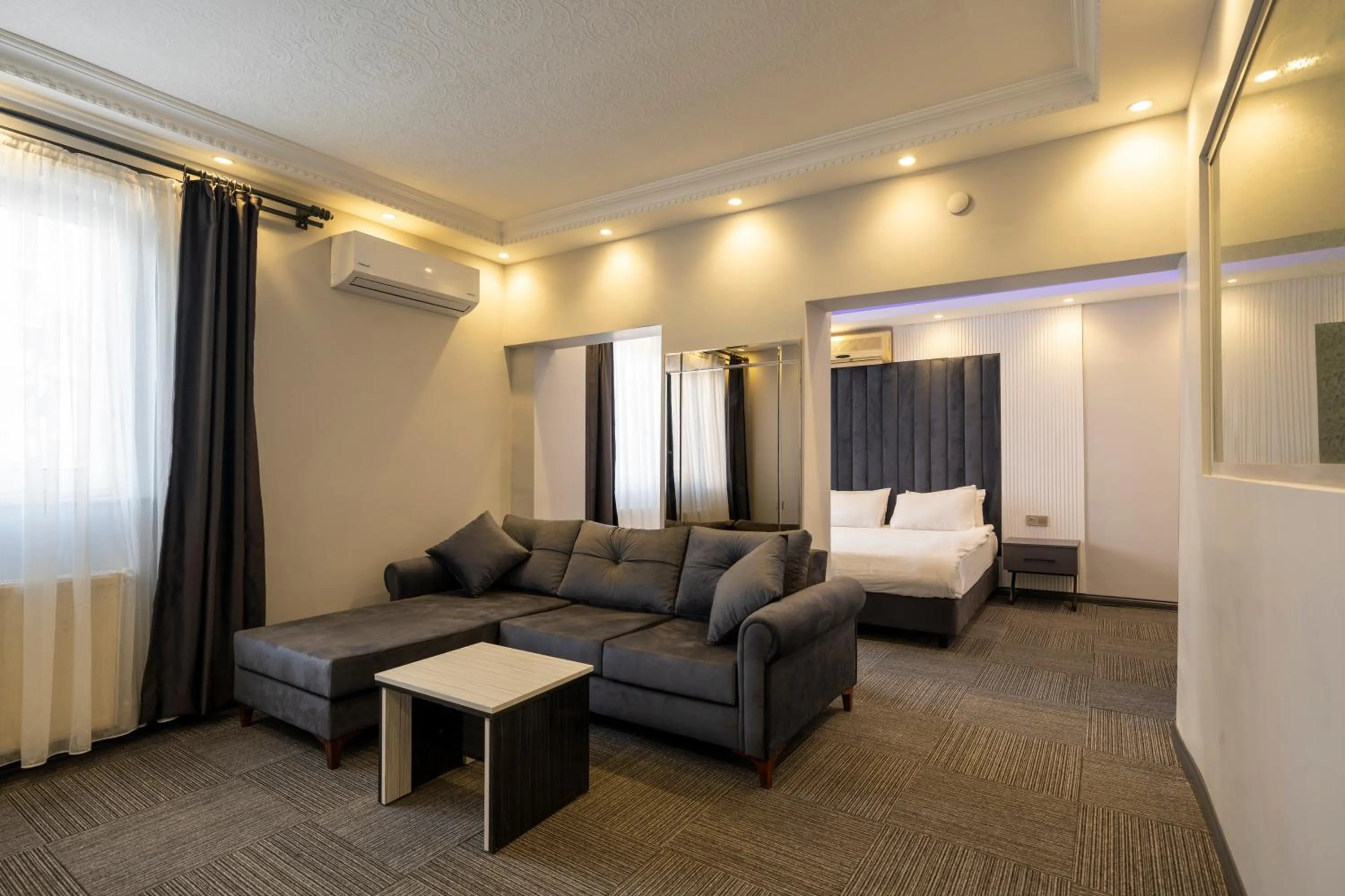 Photo of the whole room, Bed in Maltepe MANHATTAN OTEL