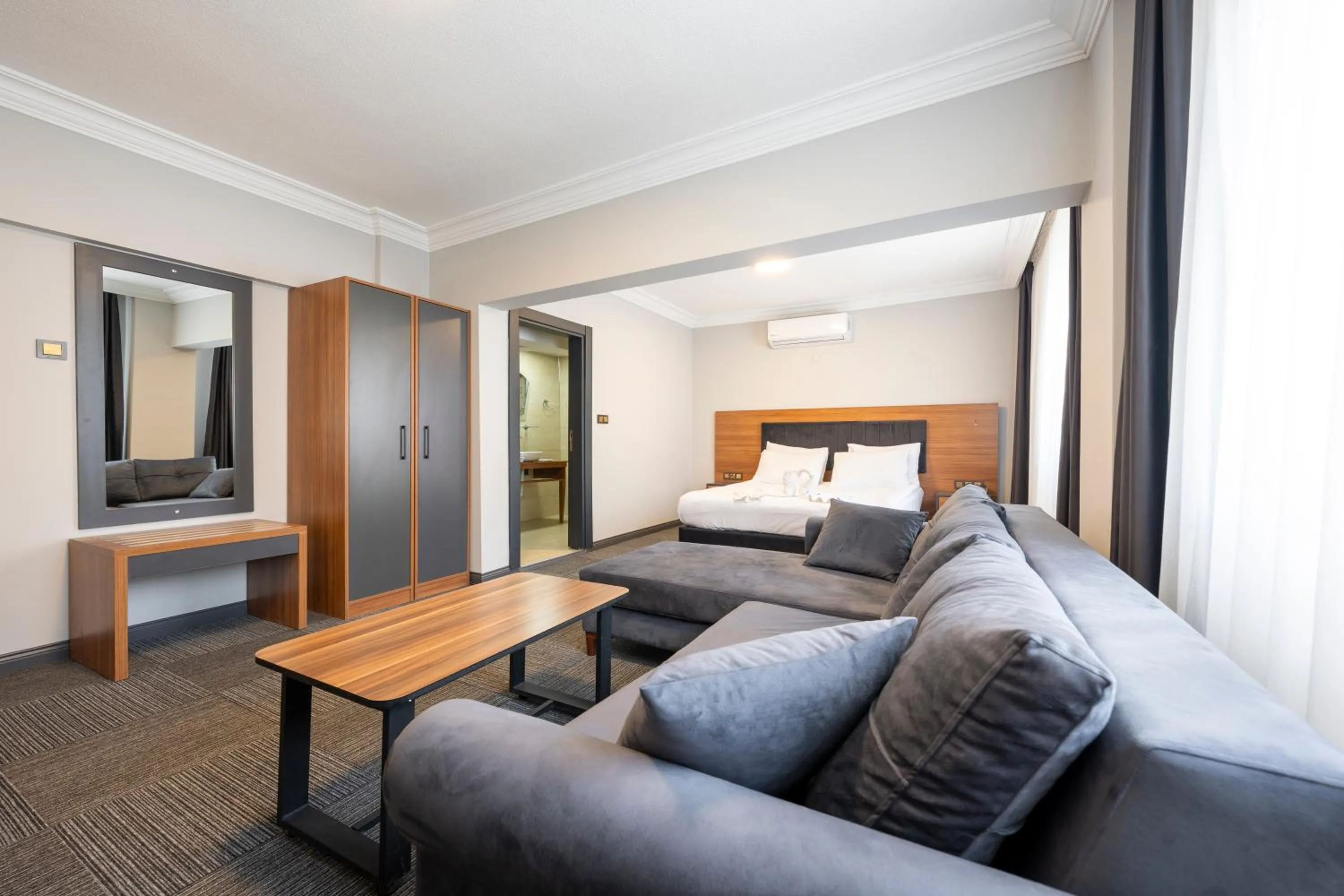 Photo of the whole room, Bed in Maltepe MANHATTAN OTEL