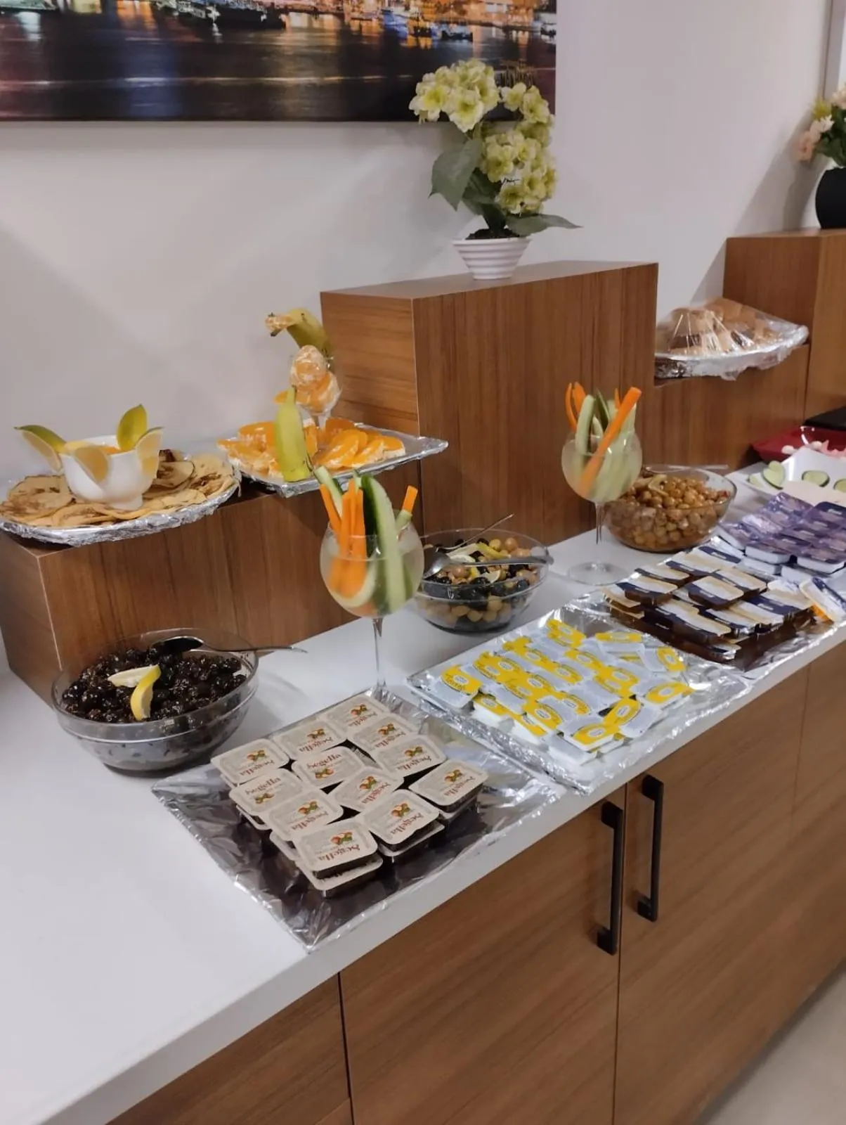 Buffet breakfast in Maltepe MANHATTAN OTEL