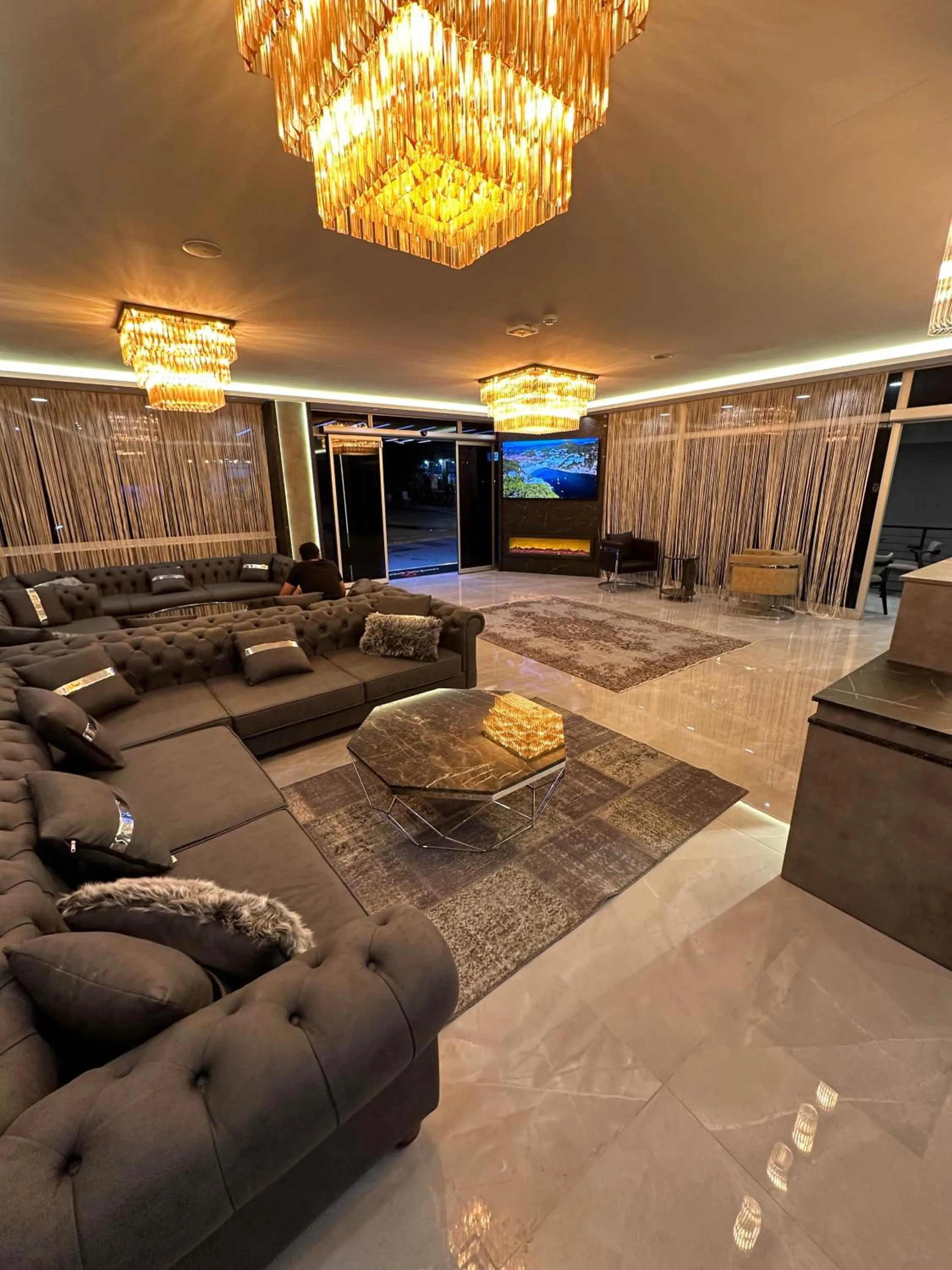 Lobby or reception in Comfort Point Two Hotel