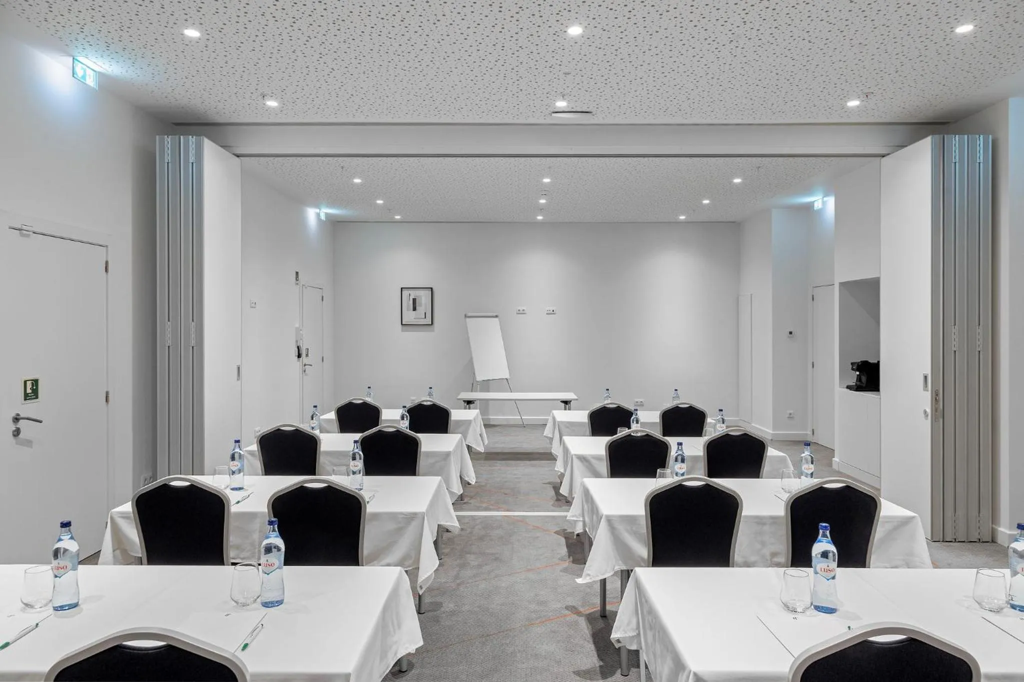 Meeting/conference room in Holiday Inn Braga by IHG
