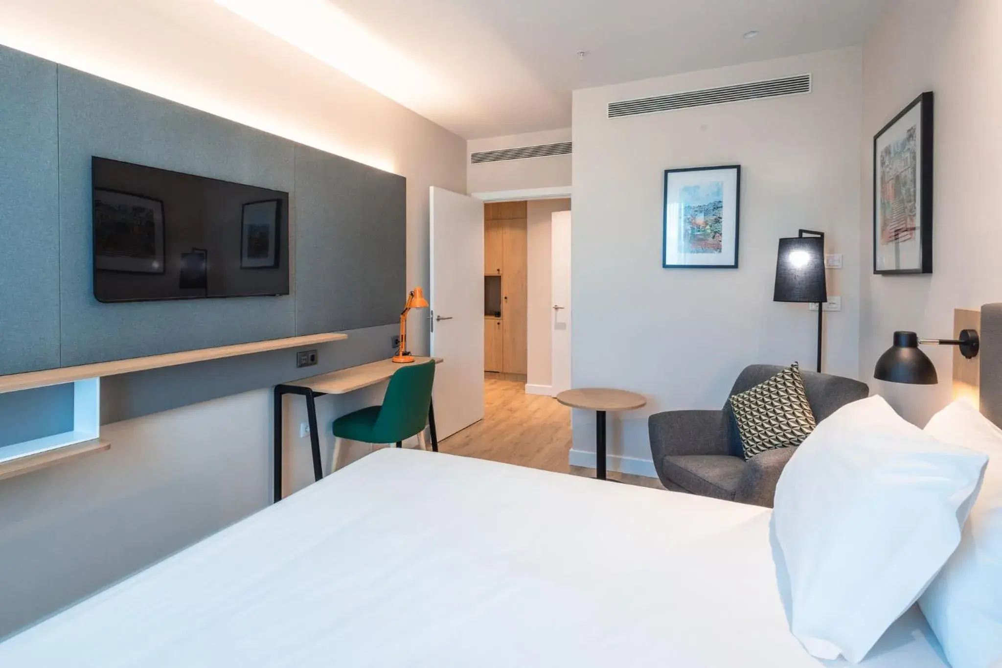 Standard Room in Holiday Inn Braga, an IHG Hotel Standard Room in Holiday Inn Braga, an IHG Hotel