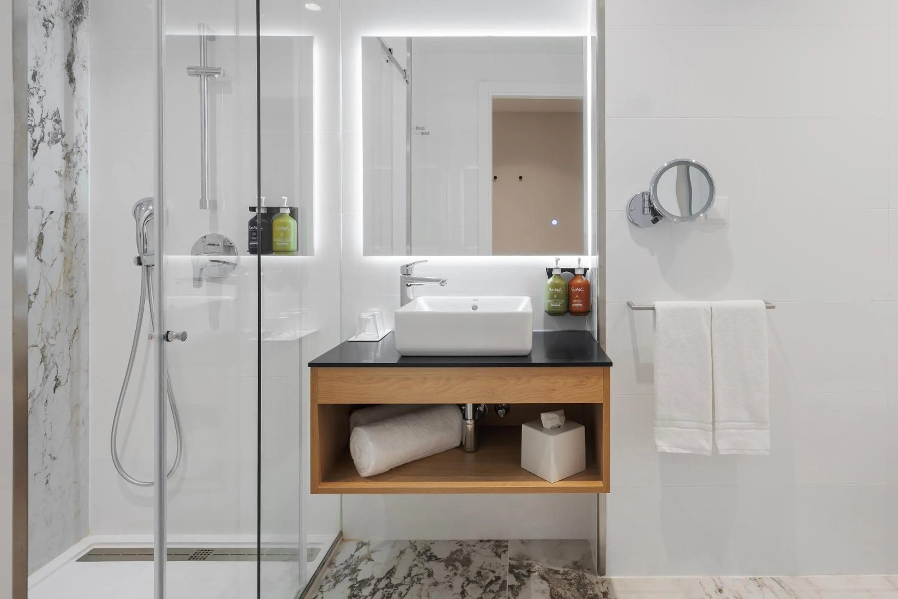 Bathroom in Holiday Inn Braga by IHG