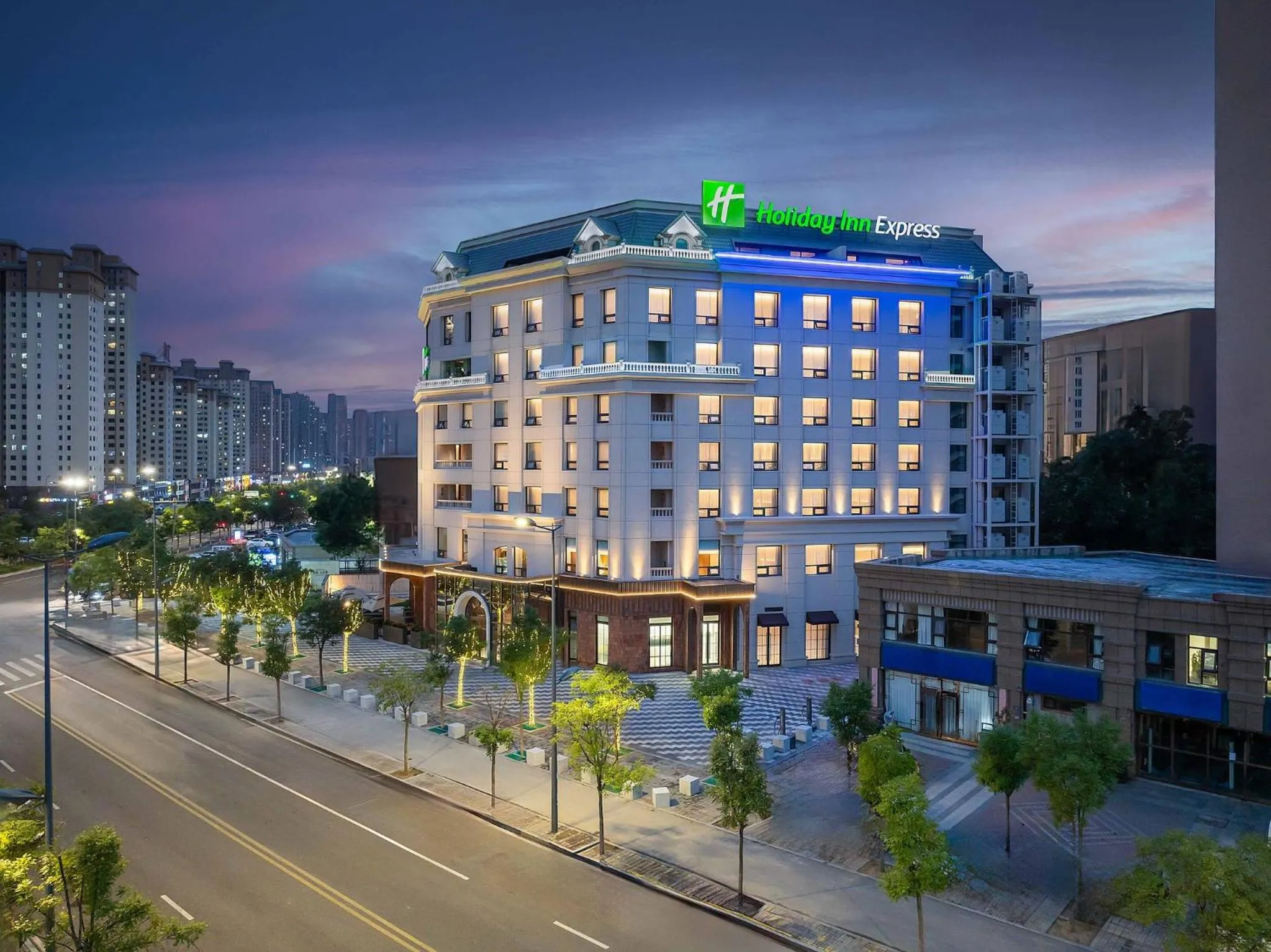 Property building in Holiday Inn Express Datong Pingcheng by IHG