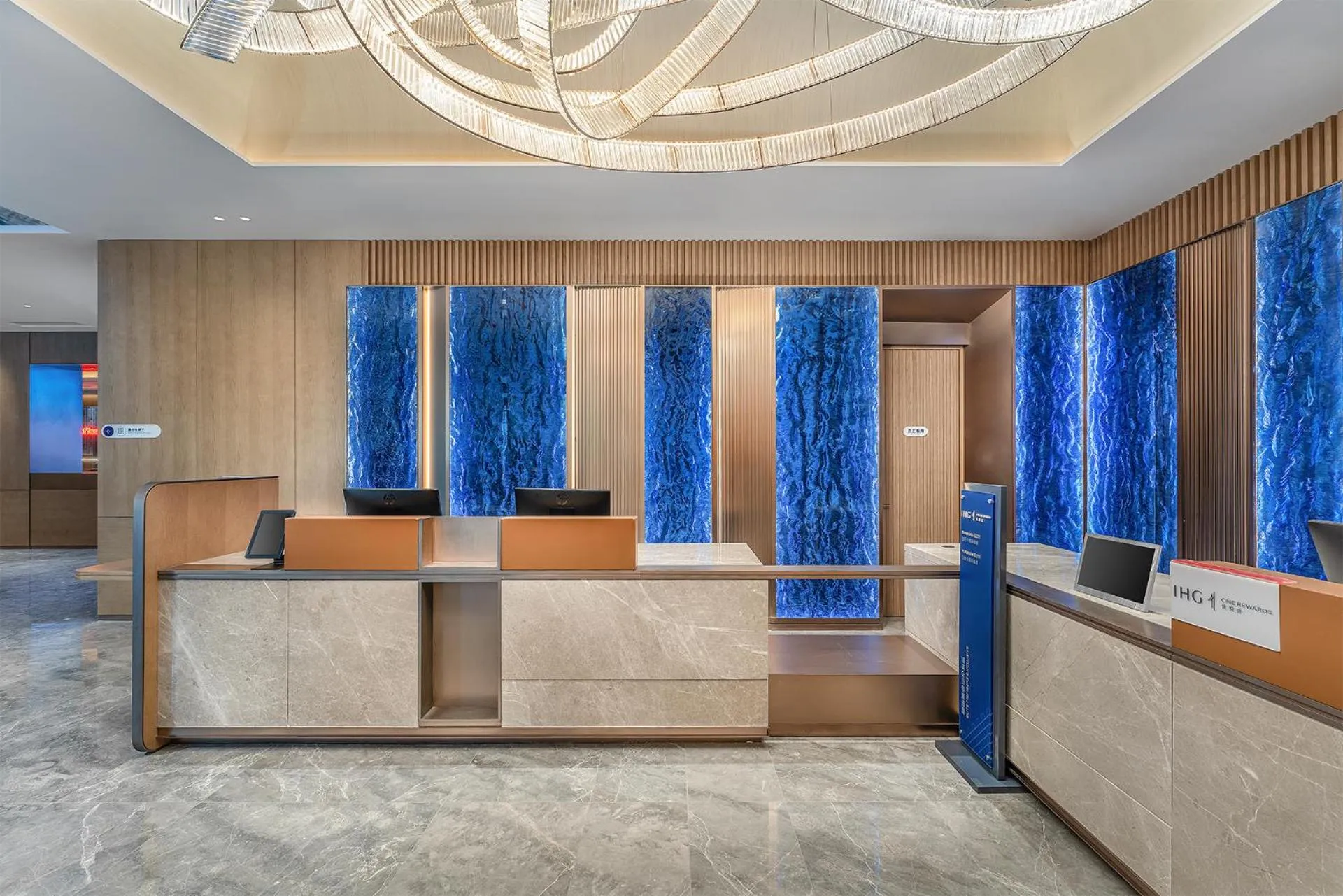 Lobby or reception in Holiday Inn Express Datong Pingcheng by IHG