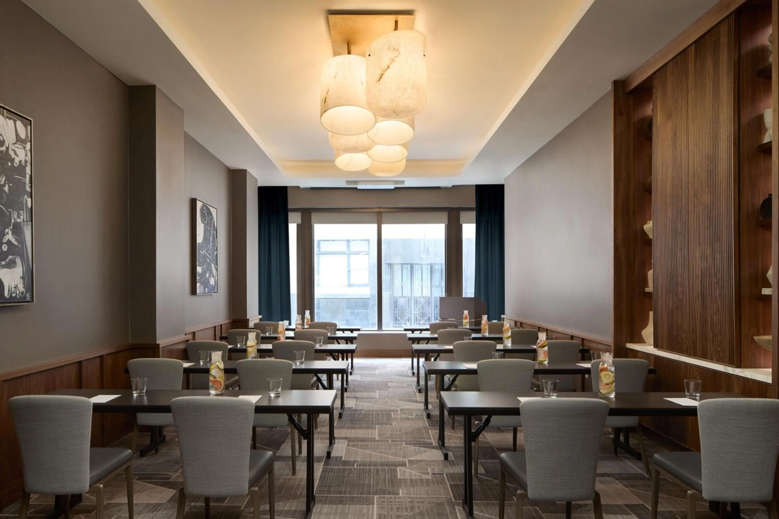 Meeting/conference room in InterContinental Indianapolis by IHG