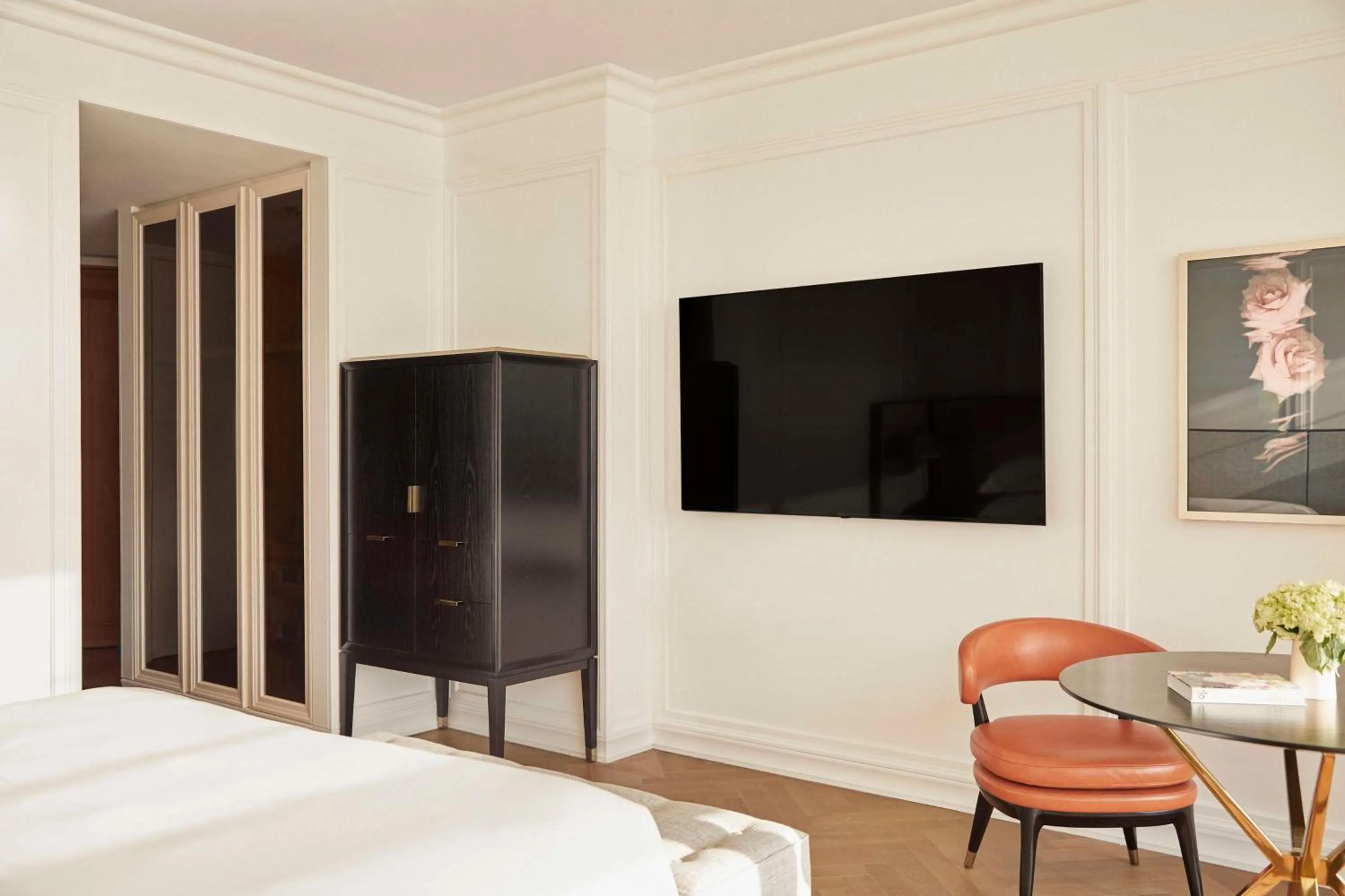 Bedroom, Bed in Park Hyatt London River Thames