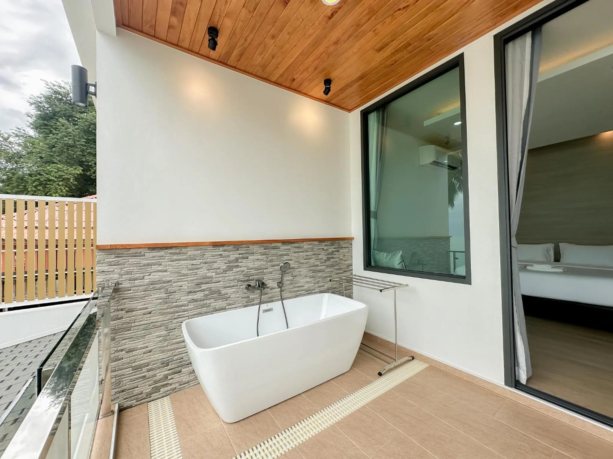 Bath in 2SIS'S Khanom Resotel