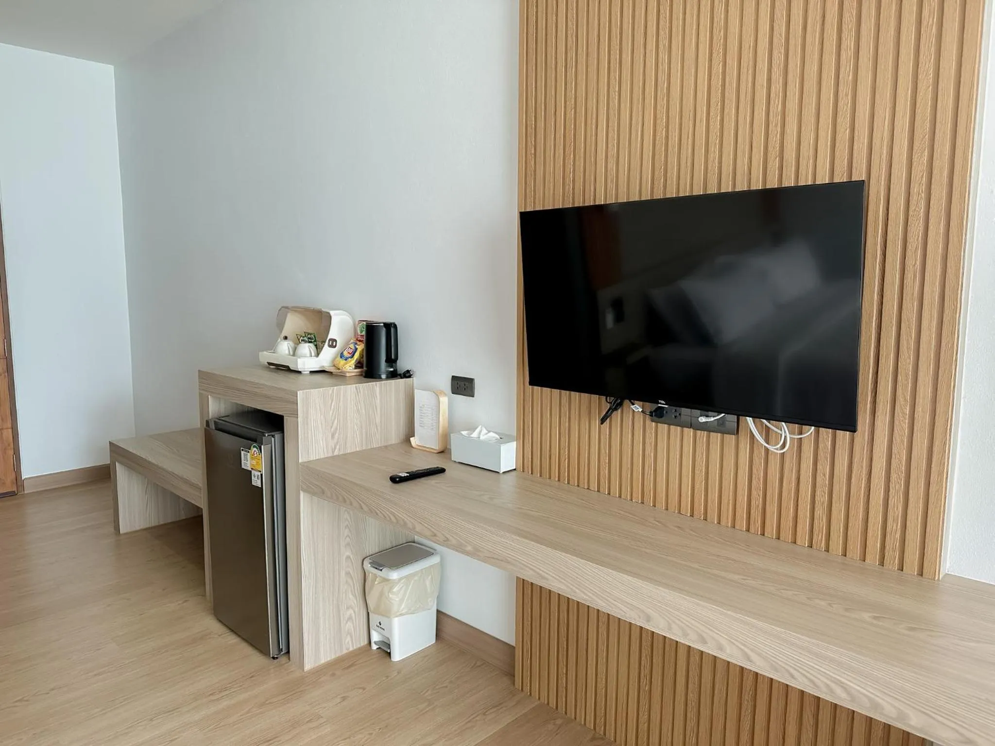 TV and multimedia in 2SIS'S Khanom Resotel