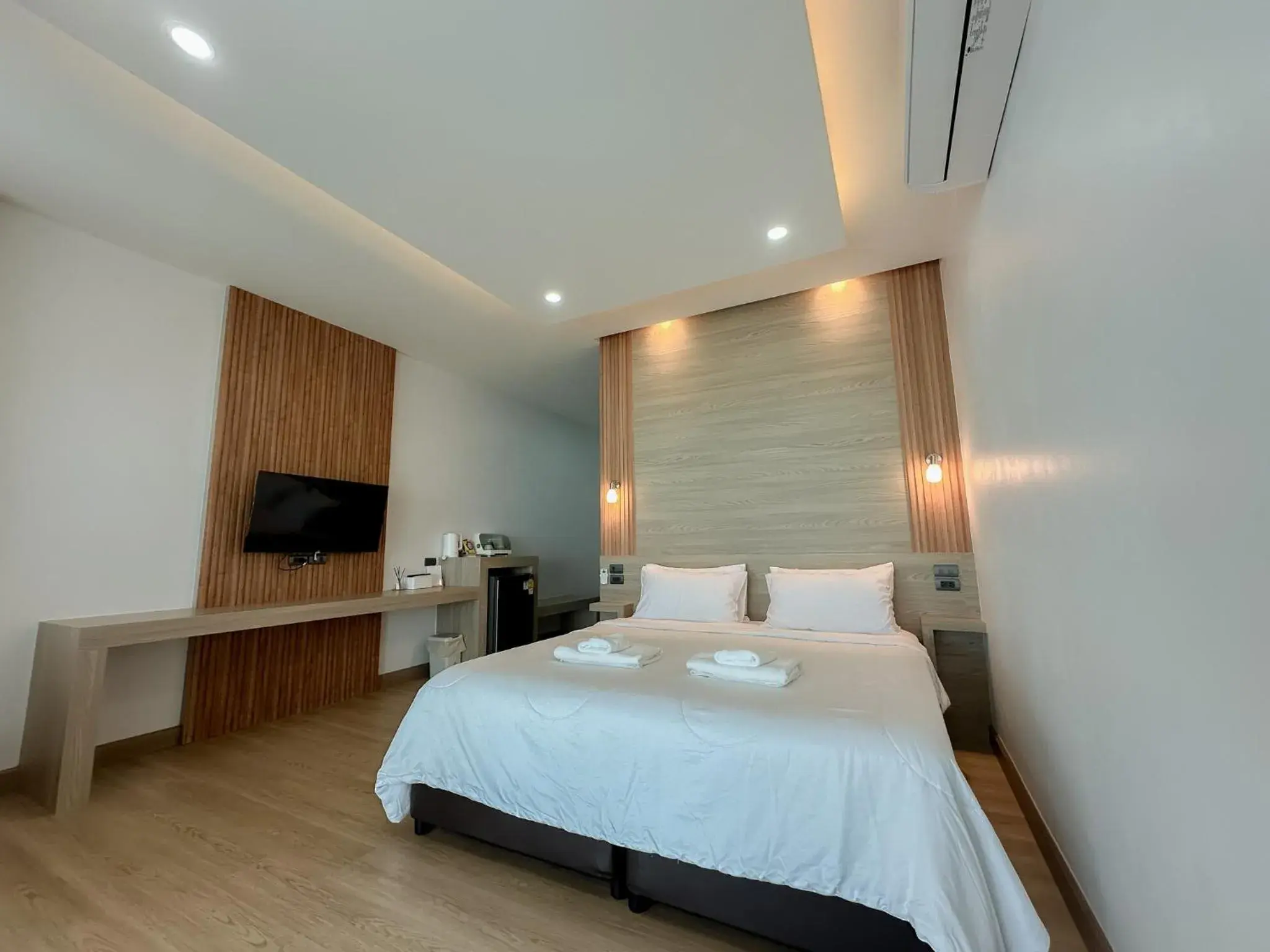 King Room with Pool View in 2SIS'S Khanom Resotel King Room with Pool View in 2SIS'S Khanom Resotel