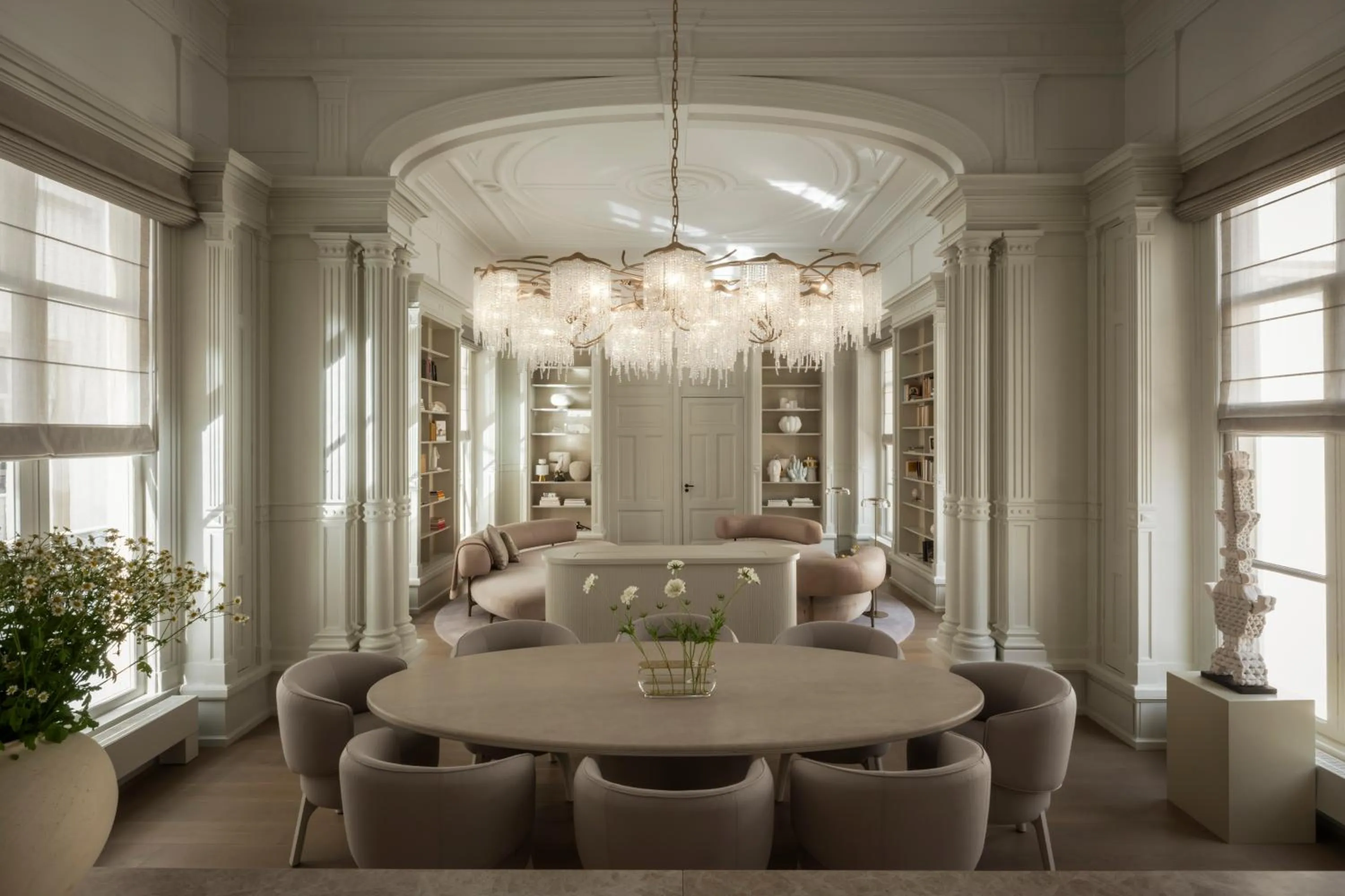 Dining area in Rosewood Amsterdam